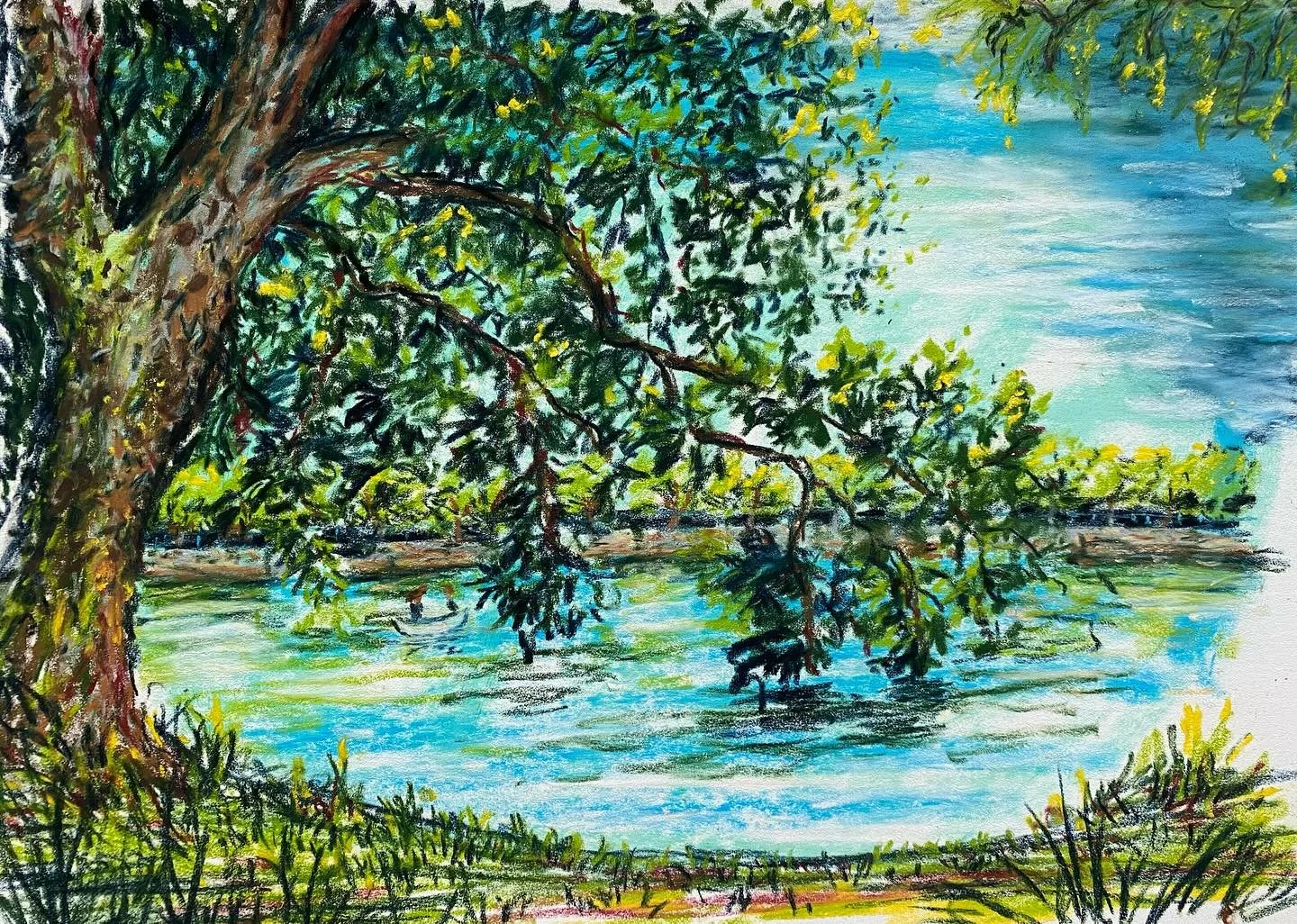 AU PARC

Partir s&rsquo;asseoir dans l&rsquo;herbe avec une bo&icirc;te de pastel et un grand carnet de dessin. C&rsquo;est une vue que j&rsquo;aime &eacute;norm&eacute;ment parce que les branches dessin l&rsquo;arbre se courbent jusqu&rsquo;&agrave;