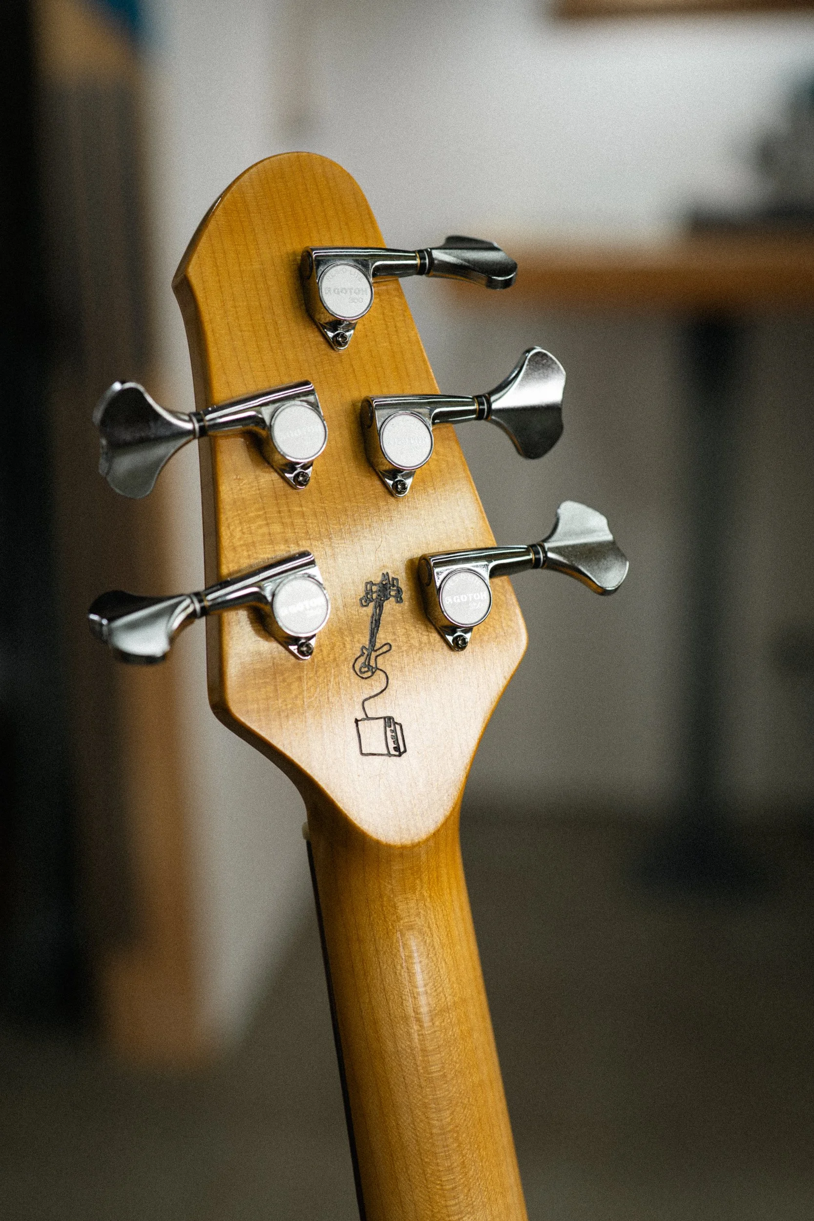 Gideon V Bass-6.jpg