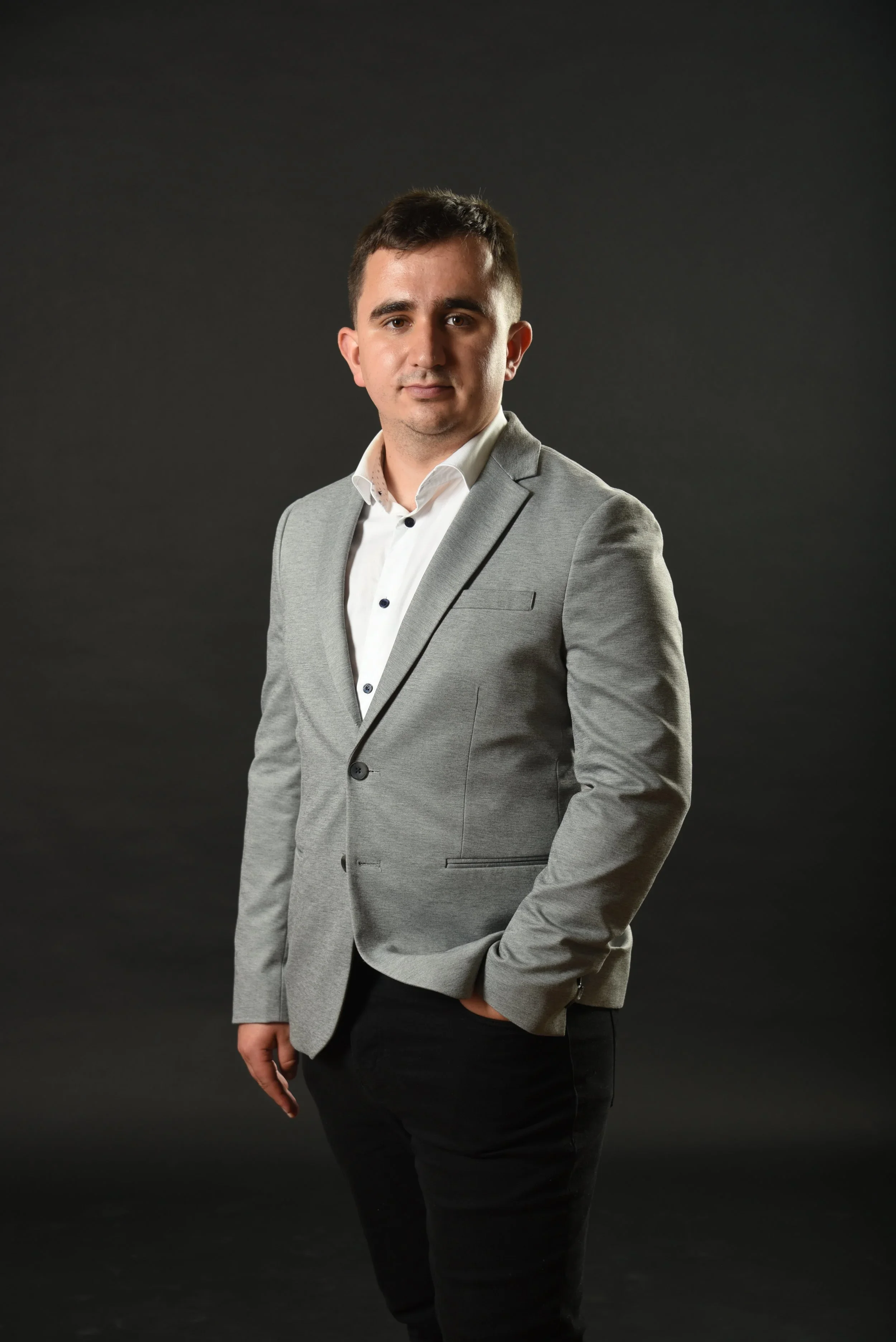 Luboš Spálenka na profesionální fotografii použitá na osobním webu.