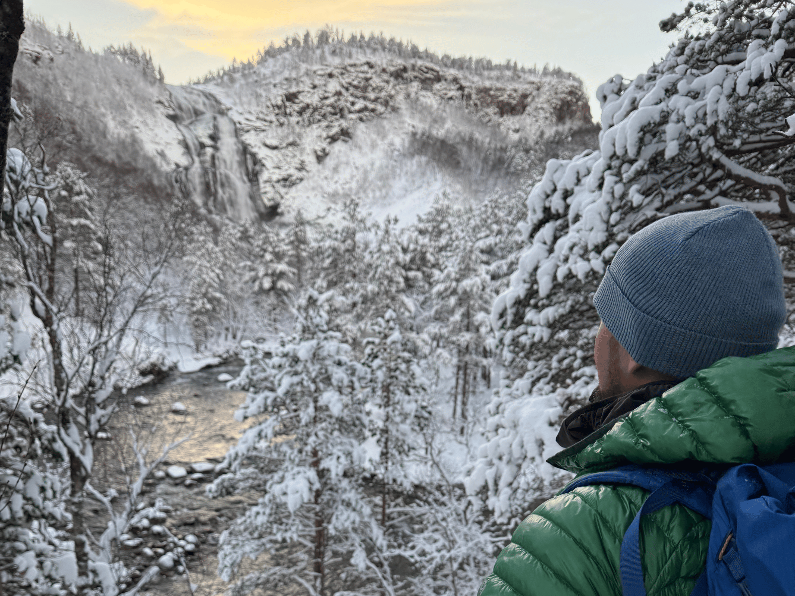 Snowshoeing in Bodø, Rampen