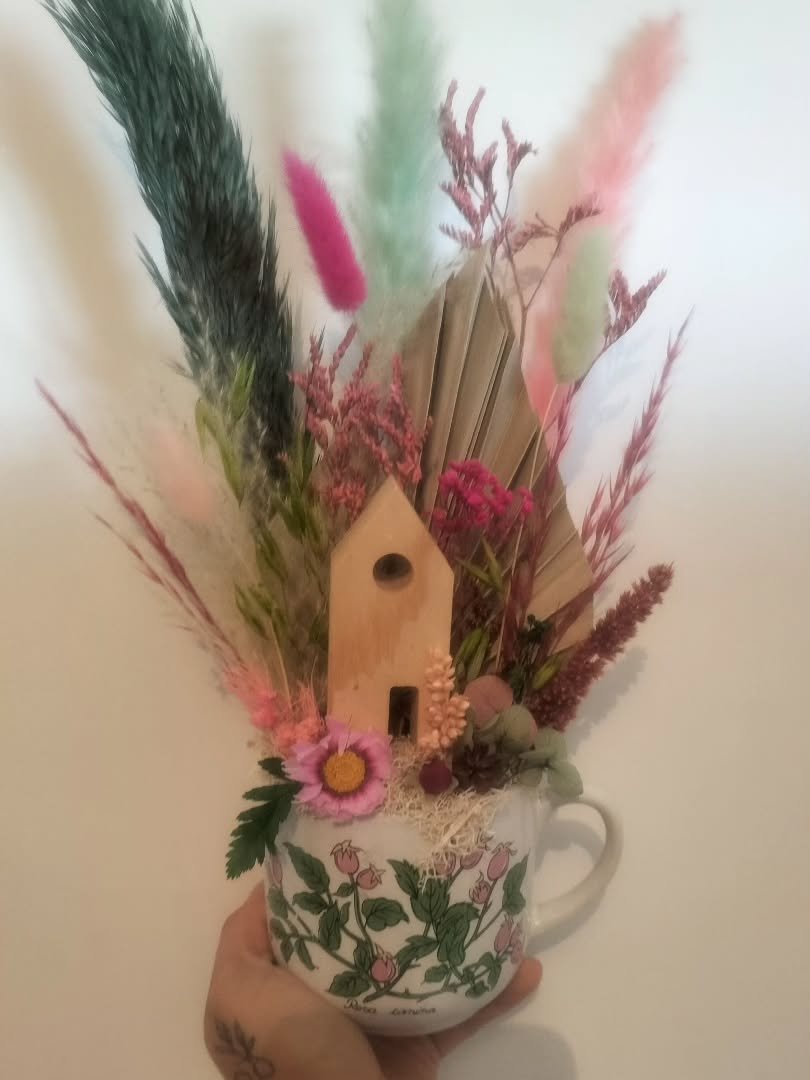 Grande nouvelle 🌿✨
L&rsquo;atelier d&rsquo;une Naturophile d&eacute;barque&hellip; chez vous !

Je lance mes r&eacute;unions &quot;Tupperware&quot; nature &amp; cr&eacute;ativit&eacute; 🎨💐
Un moment entre amies pour :
🌿 D&eacute;couvrir mes cr&ea