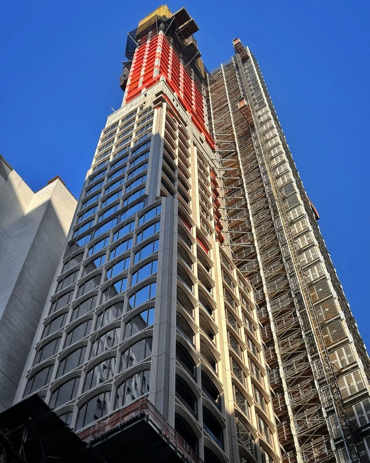 520-fifth-avenue-surpasses-halfway-mark-in-midtown-manhattan-v0-3jg454vrlz2d1.jpg