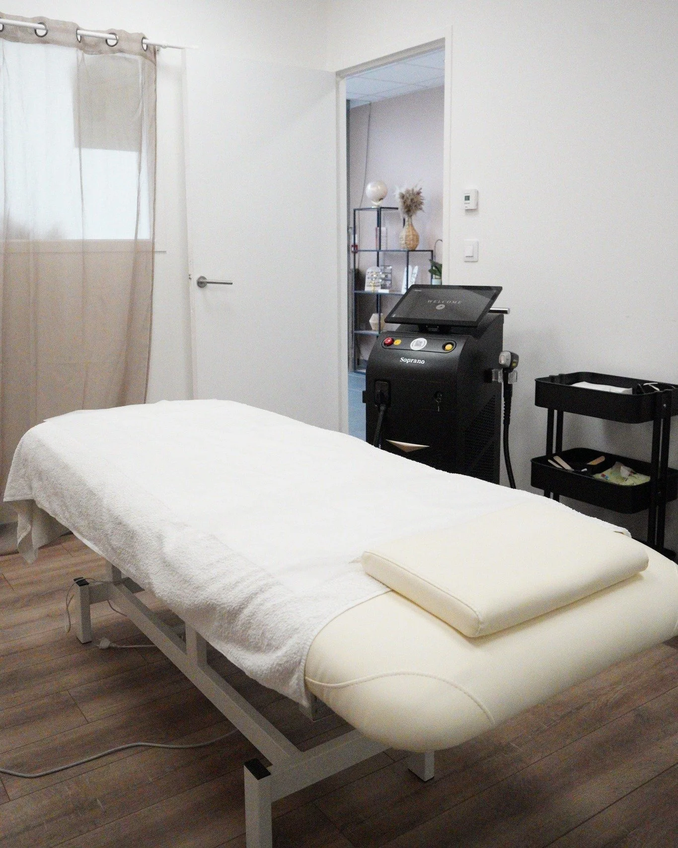 🤍 Votre confort, notre priorit&eacute;.

Un espace &eacute;pur&eacute;, une table de soin immacul&eacute;e, un &eacute;quipement de pointe... Chez STC Aesthetic, chaque d&eacute;tail est pens&eacute; pour vous offrir une exp&eacute;rience unique et 