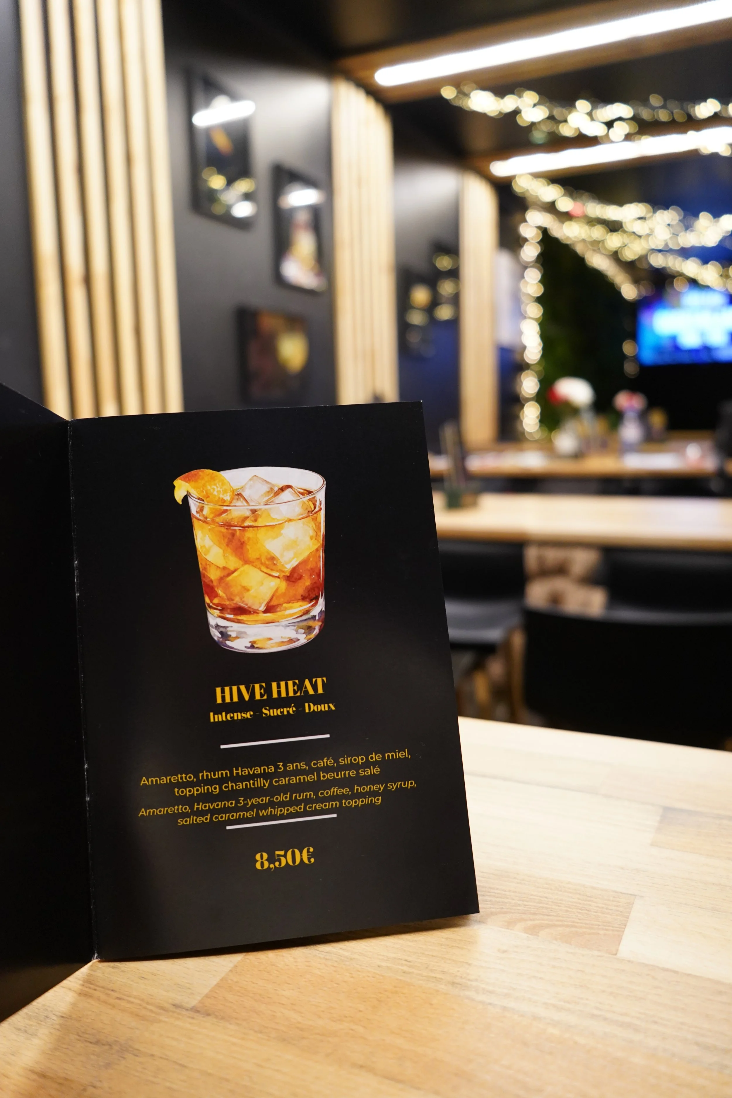 photo d'une page du menu cocktail du Hive Cocktail Bar Saint etienne 42