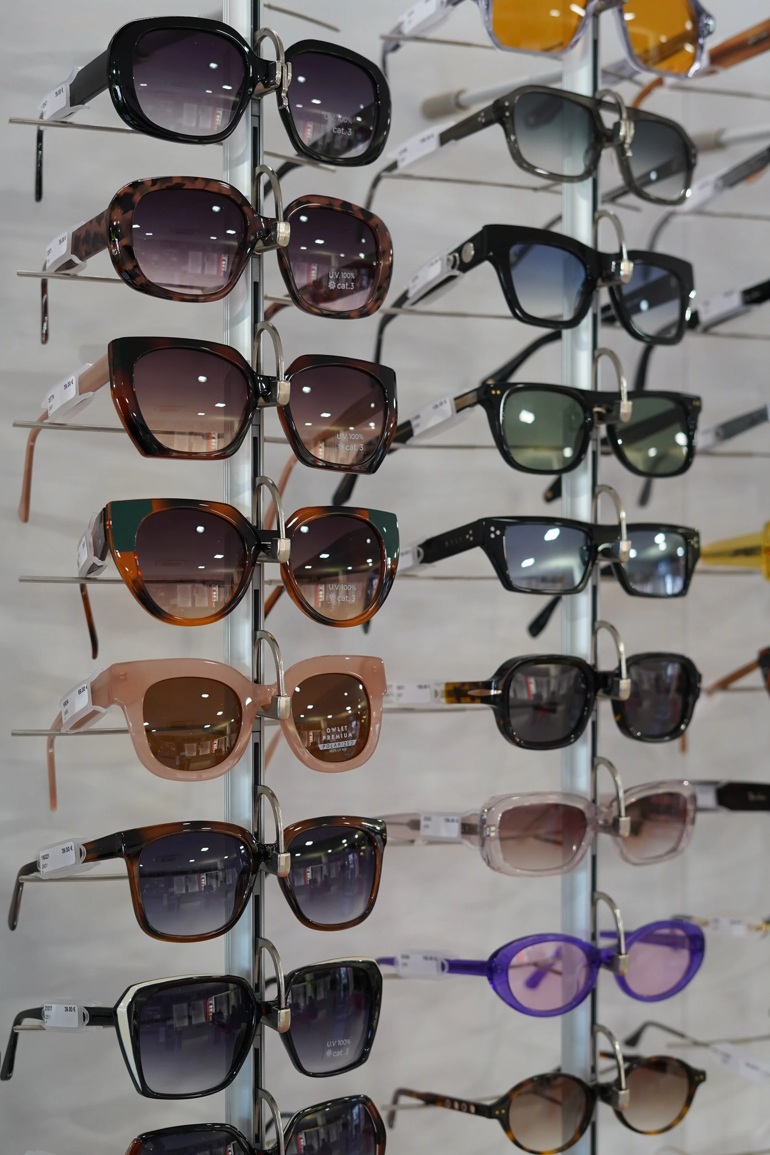 Photo Lissac Sorbiers 42 - Lunette de vue et solaire