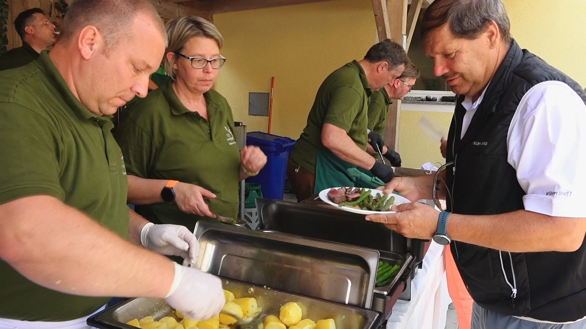 Wild auf Spargel