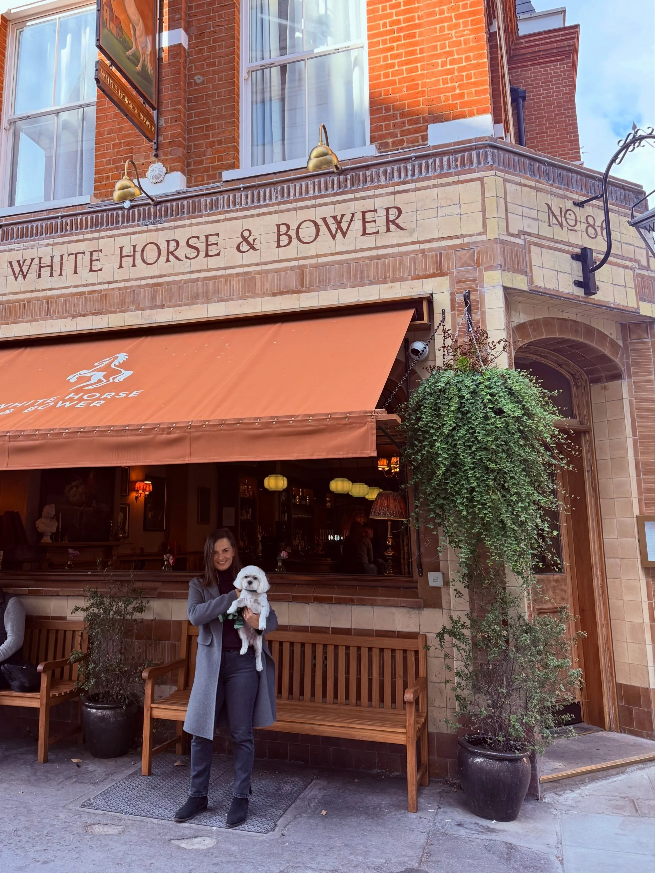 The Sunday Scroll - New lamp deliveries kept me busy but in this stunning weather all I can do is go to my fave pubs and cafes. Hence thats what the carousel is filled with. Whats your favorite pub in the autumn?🍂 

New items on the website. Link in