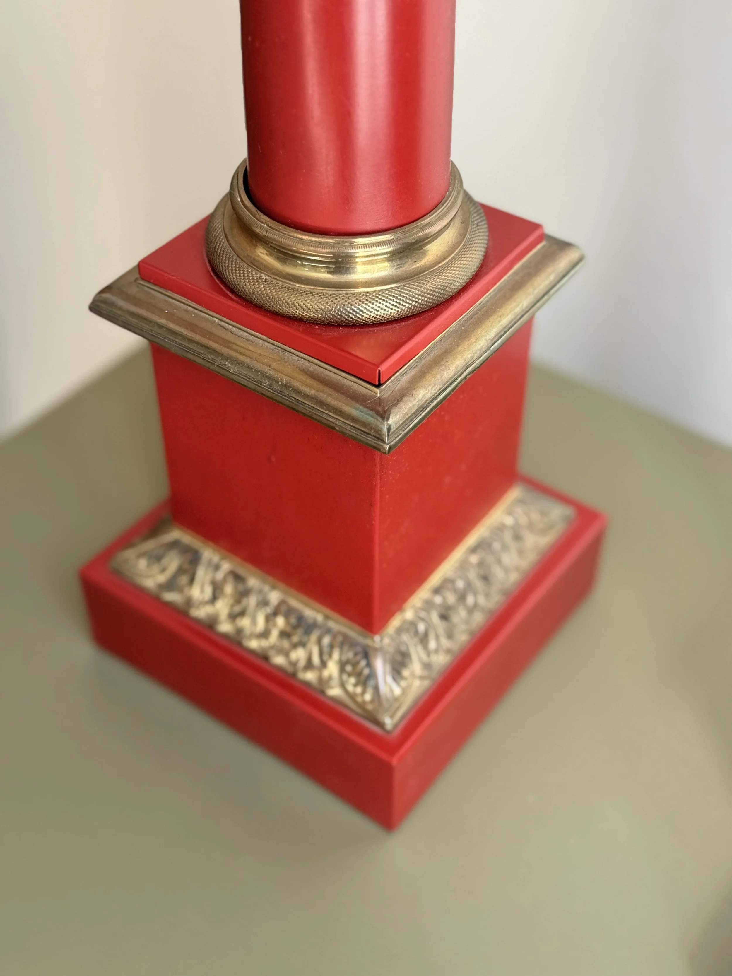 pair-red-neoclassical-column-table-lamps.jpg