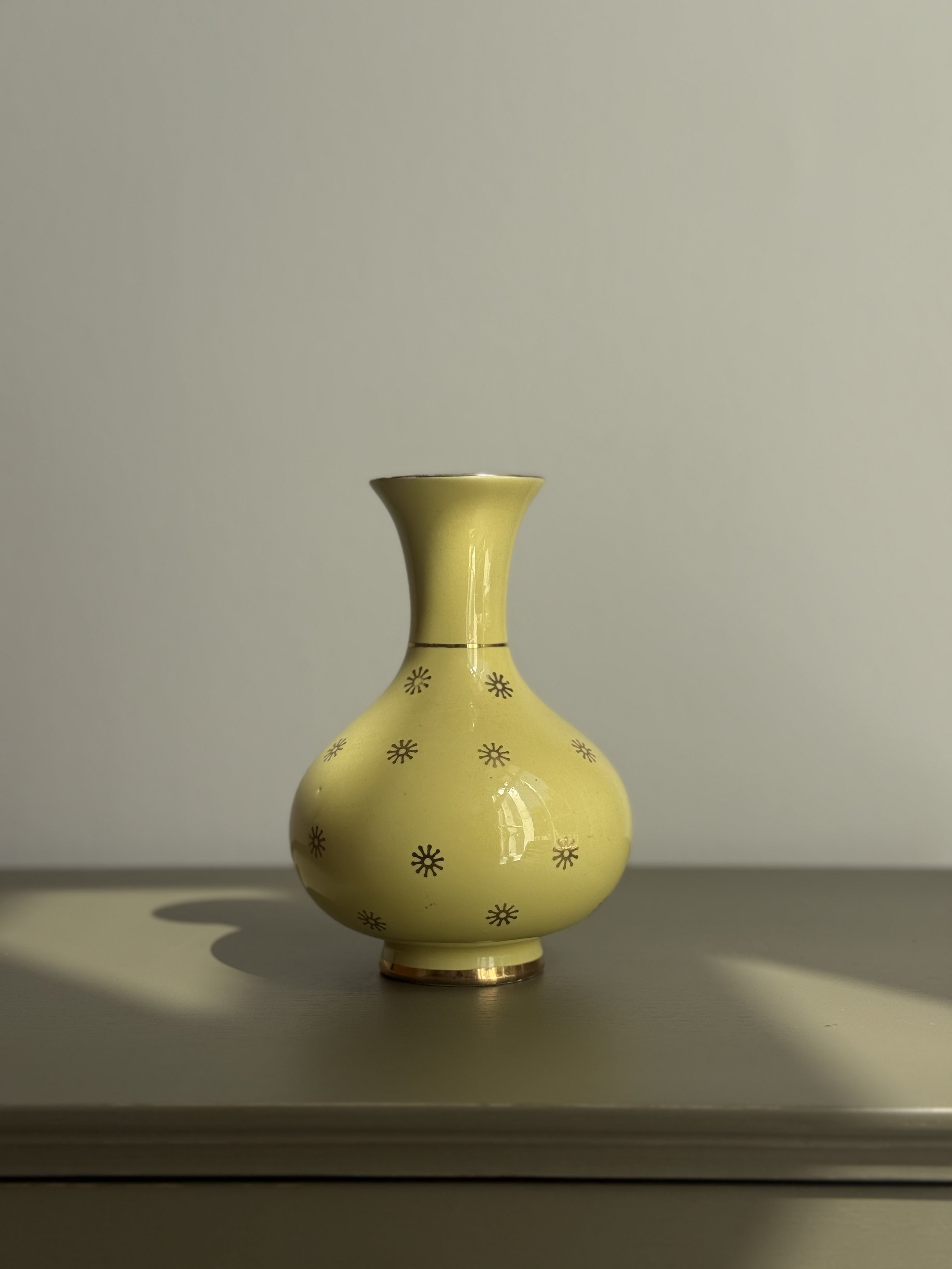 pair-swedish-gefle-yellow-ceramic-vases.jpg