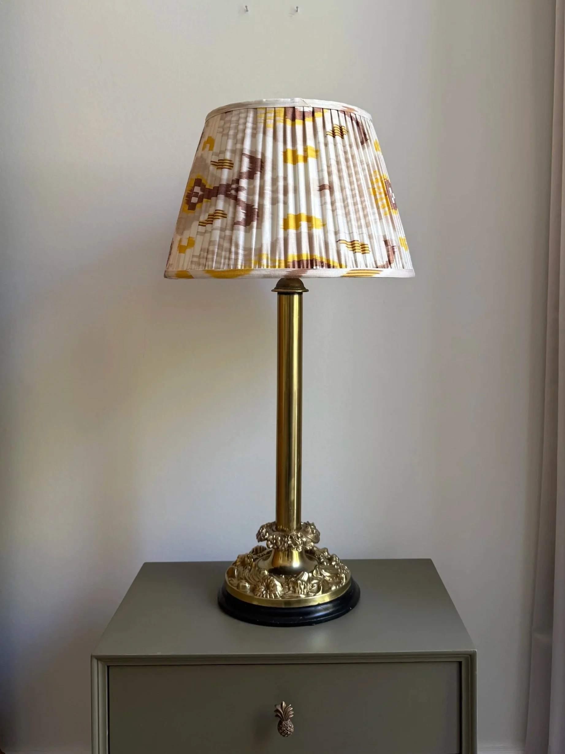 Decorative Brass Column Lamp With Foliate Base