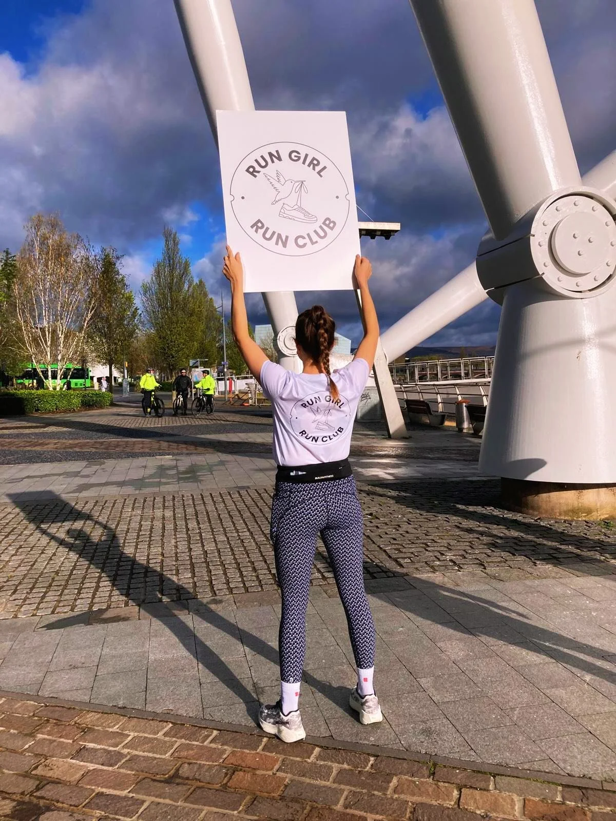 Easter Sunday Run with the girl gang 🐰 Busy achieving new PB&rsquo;s, meeting new girls and finishing with some affirmation cards. 💟 

#therungirlrunclub
#runclub
#newport 
#wellness 
#goals