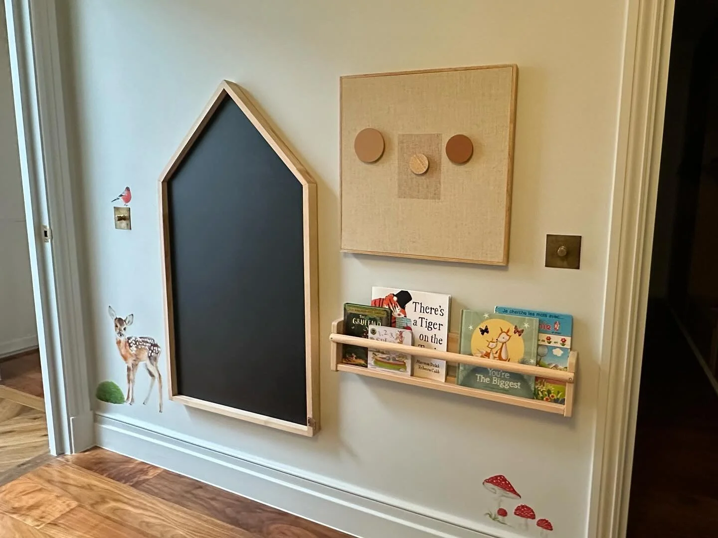 Children&rsquo;s Bedroom | New memory board is up as requested. He still hasn&rsquo;t figured out the black house is a chalkboard, and I&rsquo;m not going to tell him.

#londoninteriors #londondesigner #kidroomdecor #kidroom #londonhomes