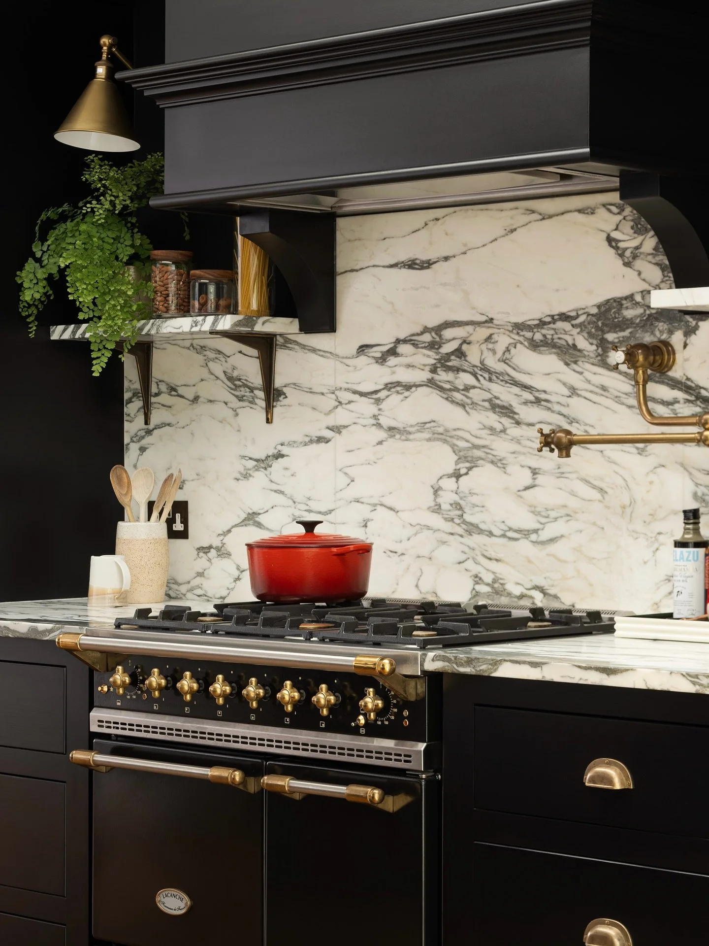 Timeless kitchens aren&rsquo;t about trends&mdash;they&rsquo;re about smart choices.

Design To-Dos:

&bull; Invest in real materials: Natural stone backsplash + counters age beautifully.

&bull; Choose classic metals: Warm brass hardware and fixture