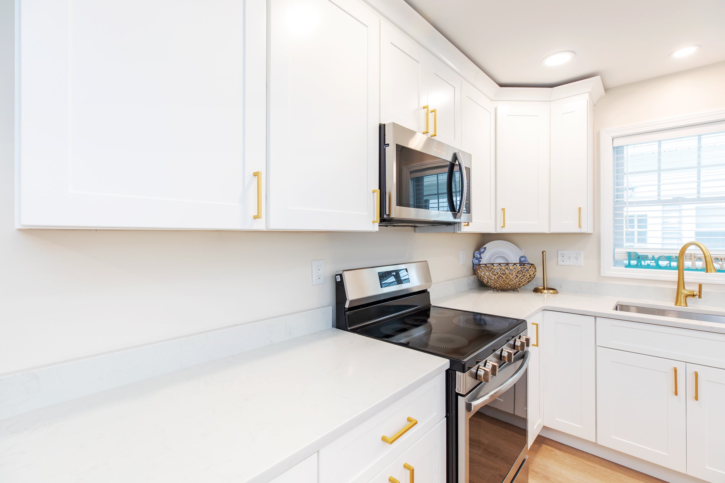 6 Bradford Ave Hampton Left 5420.jpg