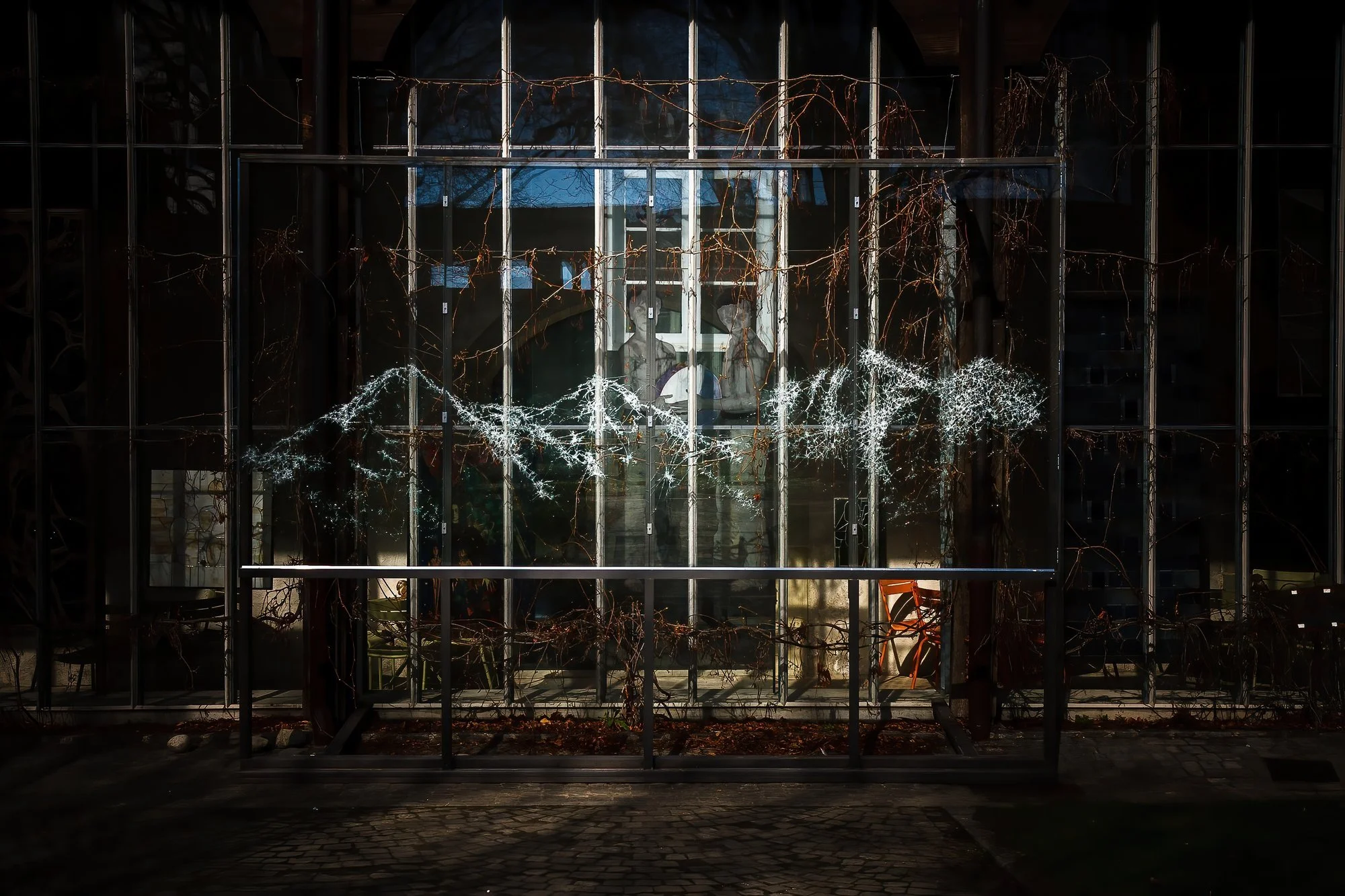 Simon Berger, Le verre dans tous ses éclats, view of the exhibition space, Romont, 2022