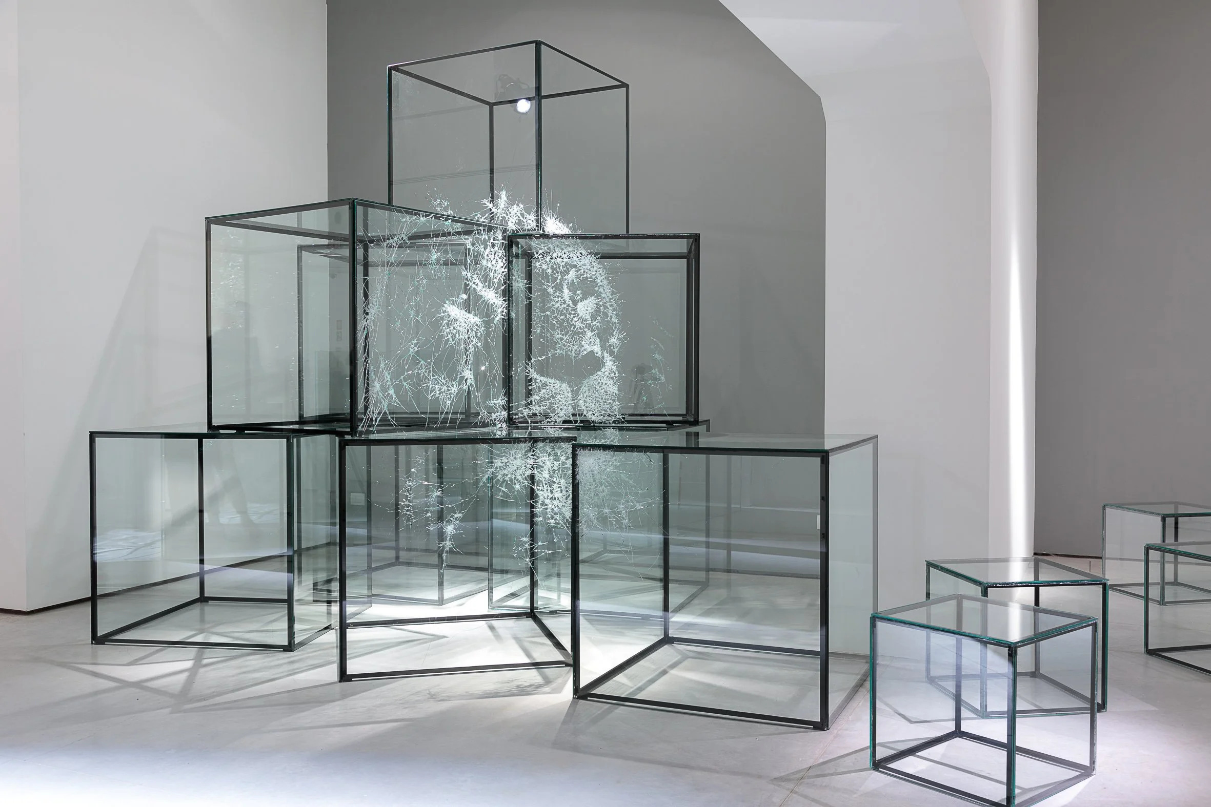 Simon Berger, lion of Venice in fractured glass, Murano, 2023