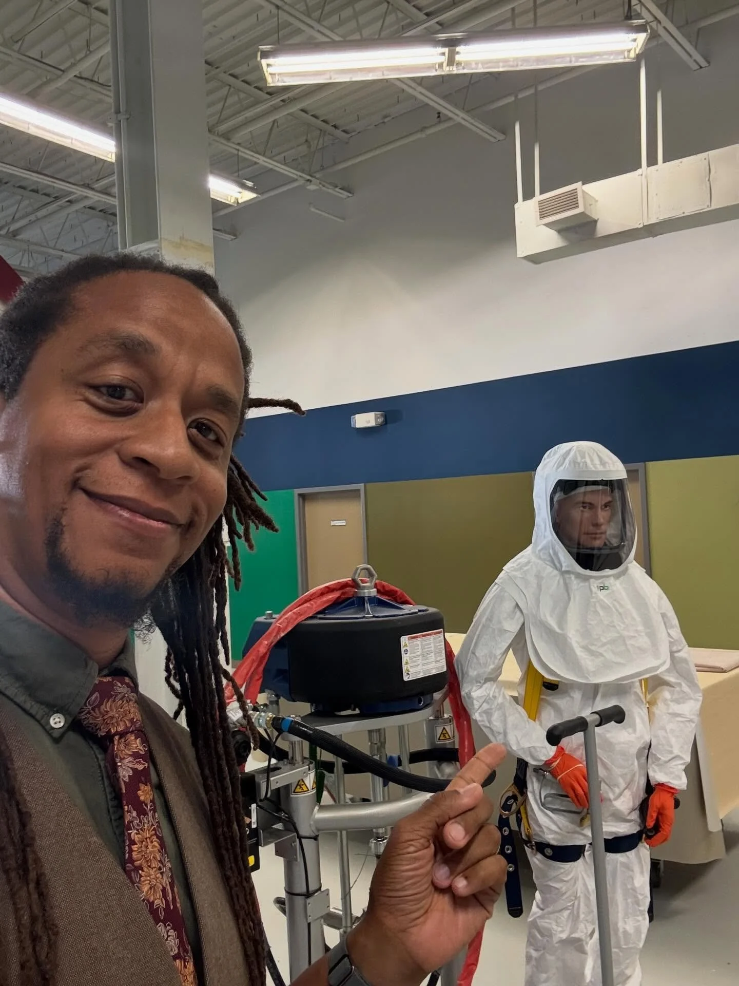 So grateful to the folks at IBEW local 26 @steamfitterslocal602 and @iupat_dc51 for welcoming me into your training facilities. Support and appreciation of organized labor and the workers who build and sustain our county is one of my core values. &ld