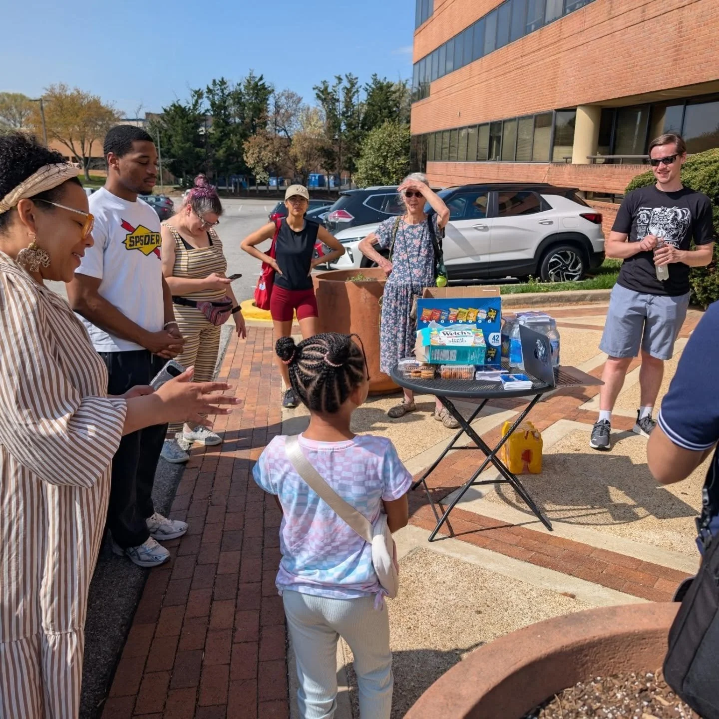 Out in District 5 this morning canvassing for Shayla Adams-Stafford&rsquo;s reelection! Shayla is the only incumbent endorsed by @mdc_dsa
an endorsement from the chapter is a big deal, and when those we support send up the bat signal we show up! Whet