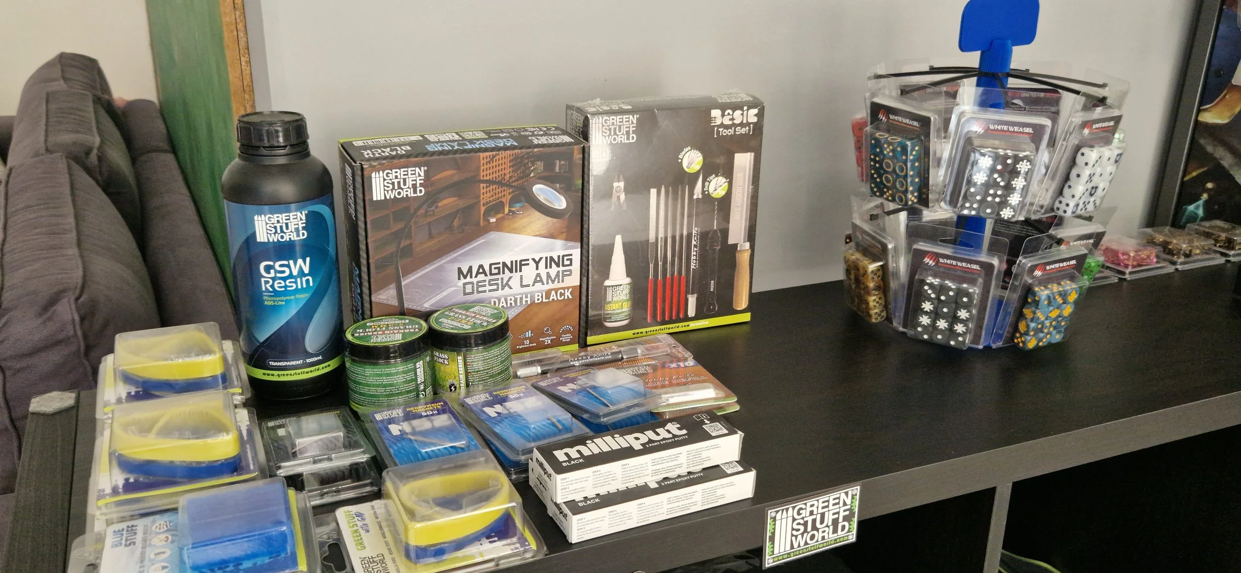 Green Stuff World y White Weasel en la tienda