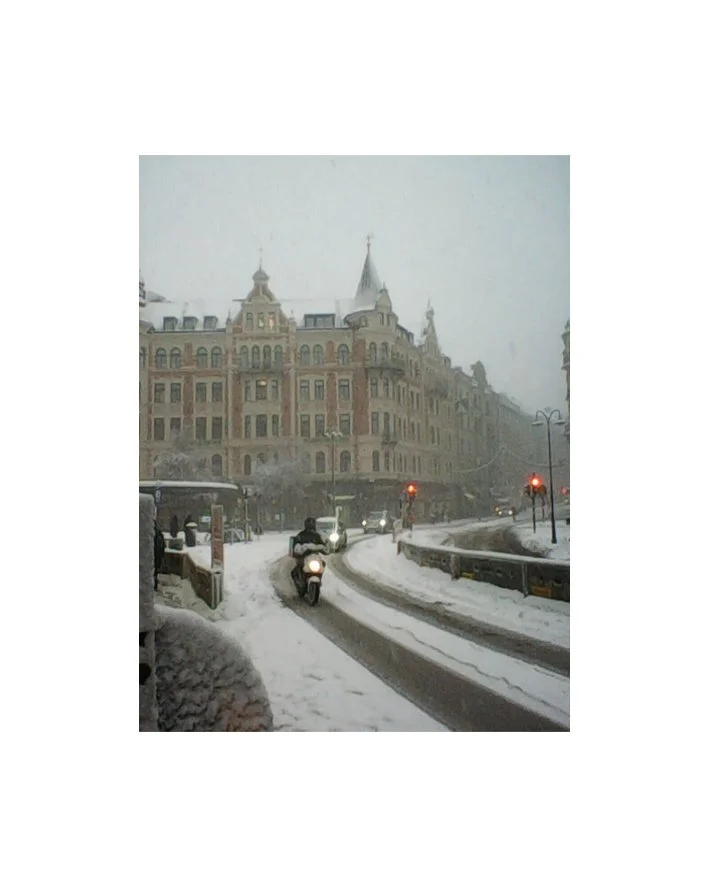 Sturegatan. 2026. Nokia 130.