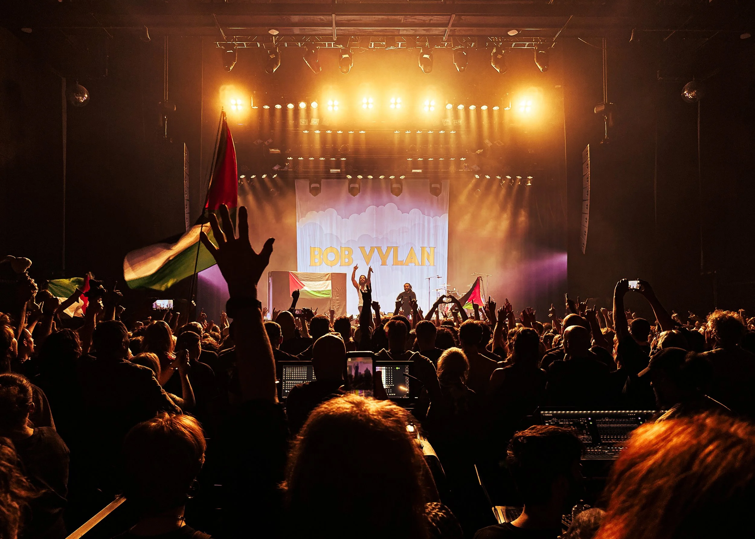 Bob Vylan in Nijmegen: A Defiant Performance in the Eye of a Storm