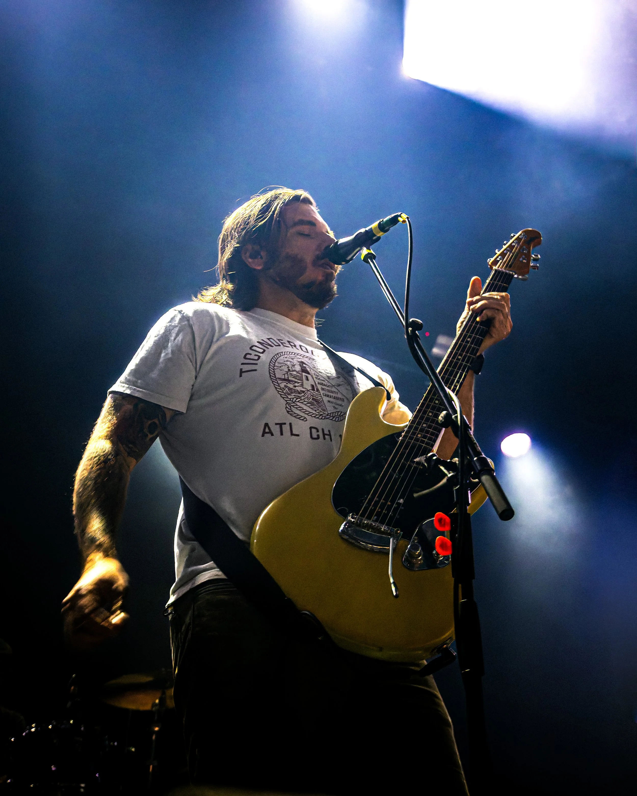 Deadbolt Closes the Night as Thrice Shake the Melkweg