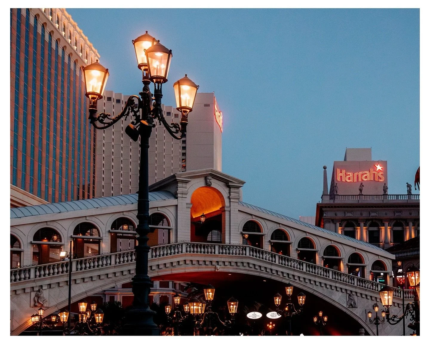 Las Vegas at dusk

Photograph captured at The Venetian plaza in Las Vegas, May 2024.