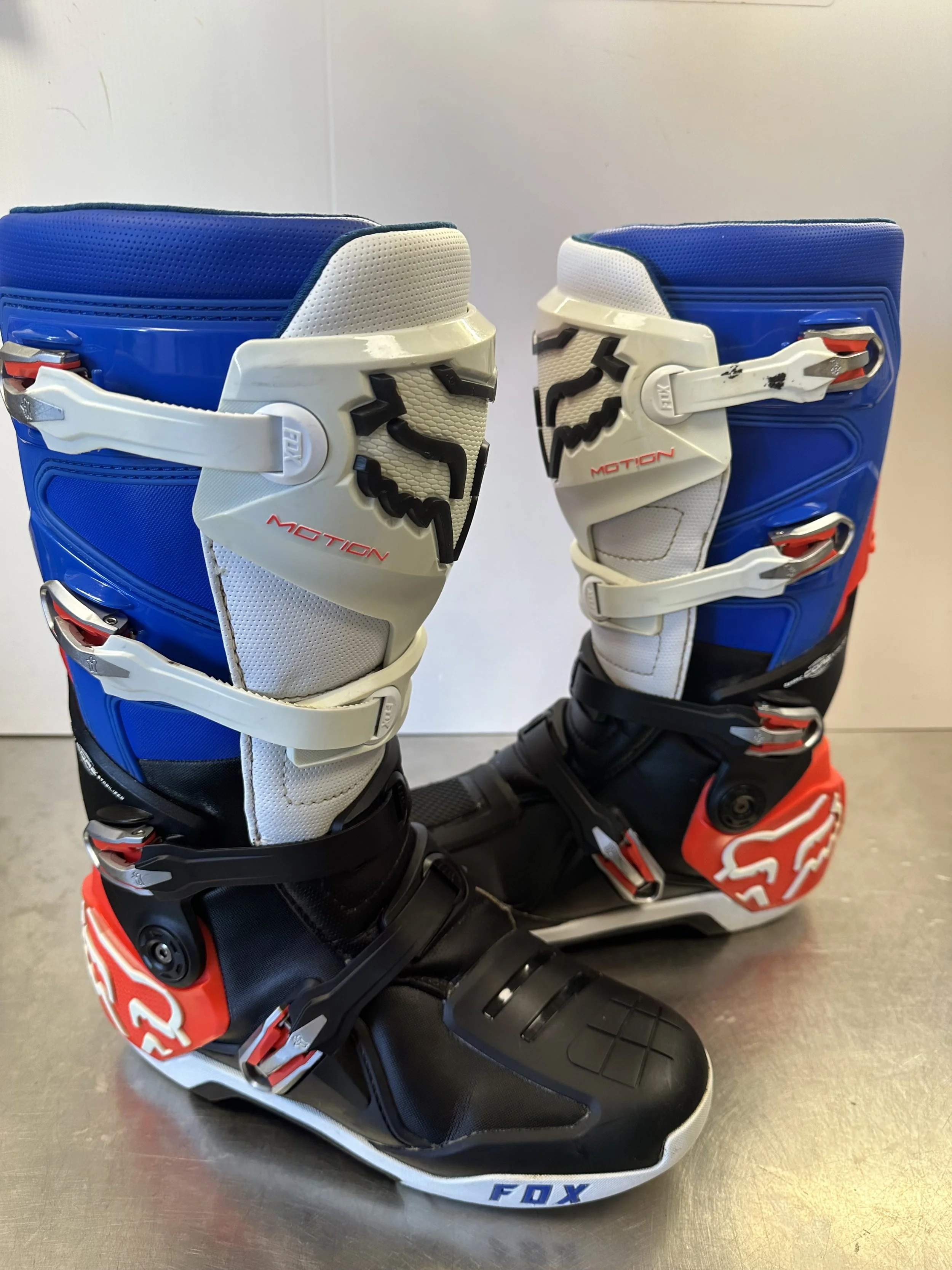 Fox Motion UK11 Black Blue Red