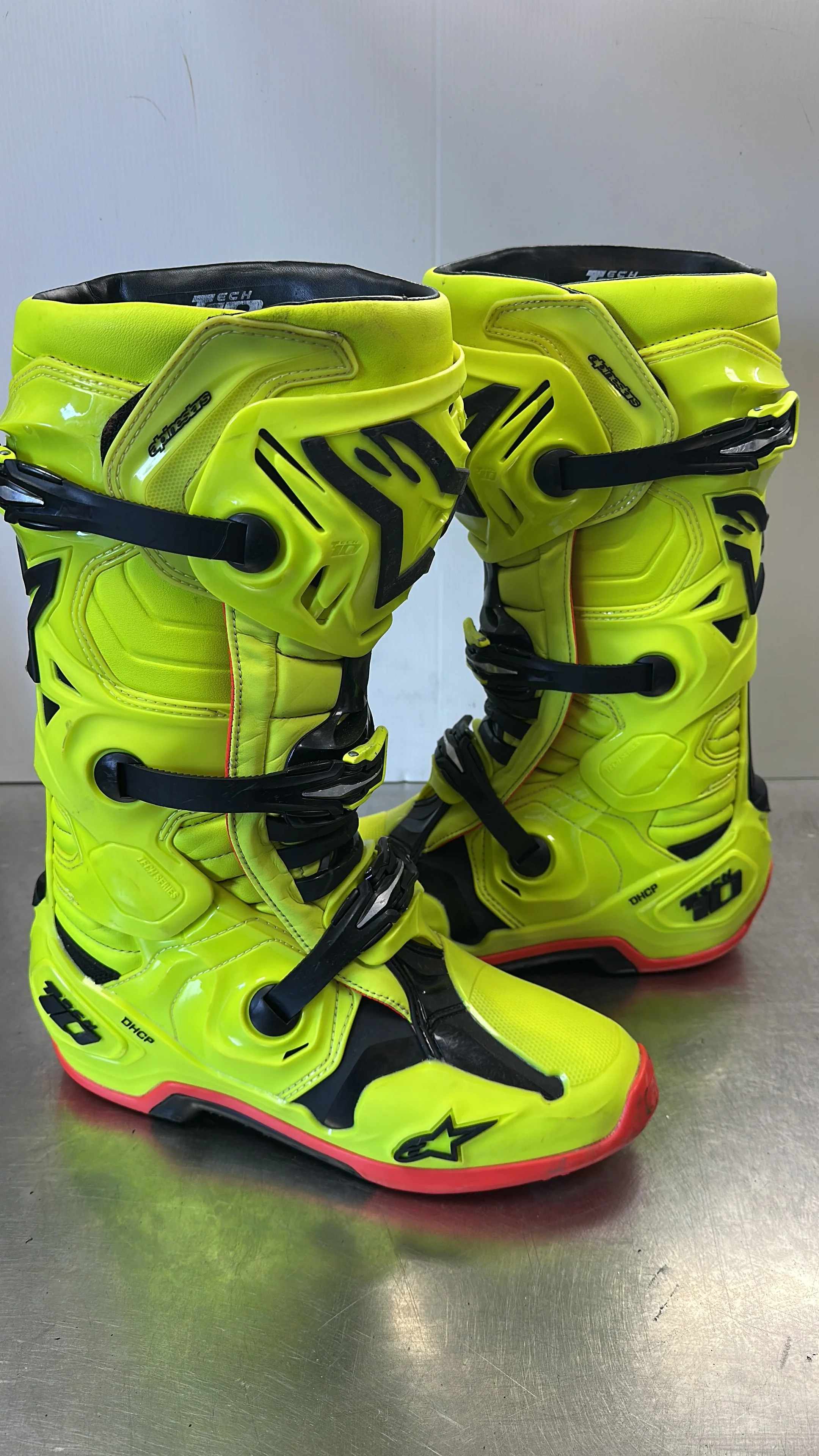 Alpinetstars Tech 10 UK10 Flo Yellow