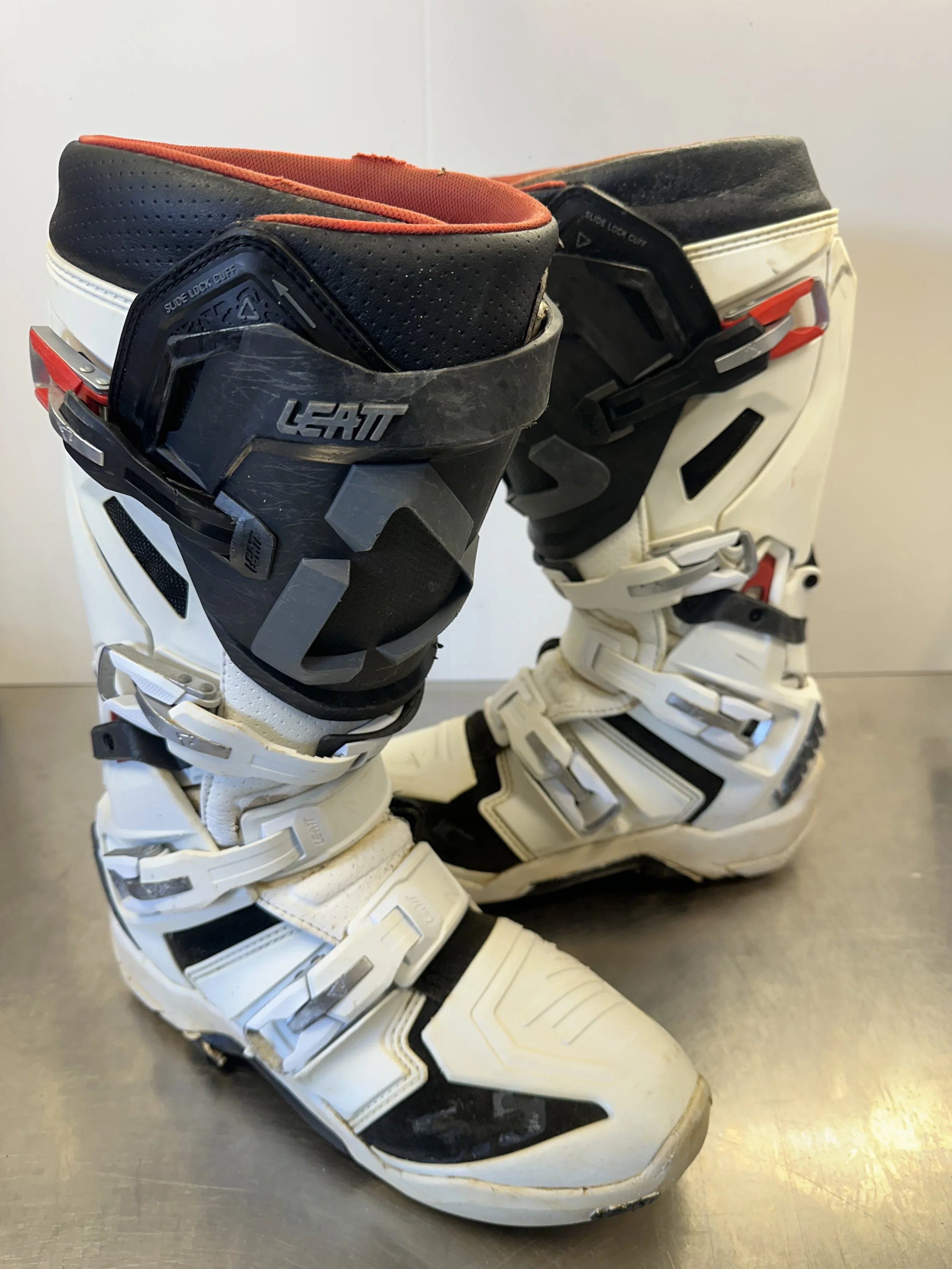 Leatt 5.5 UK10 White/Black
