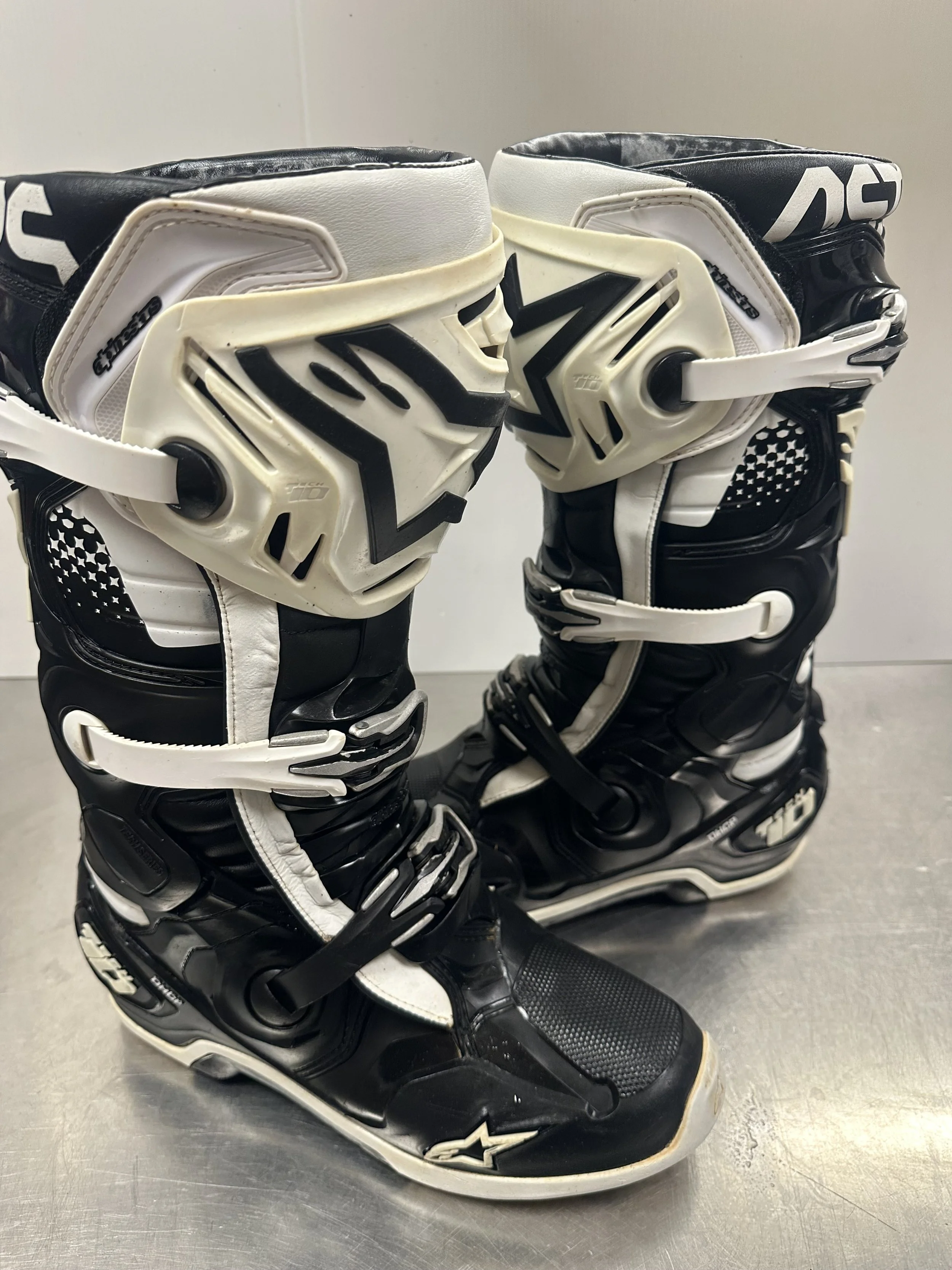 Alpinestars Tech10 UK9 Black White