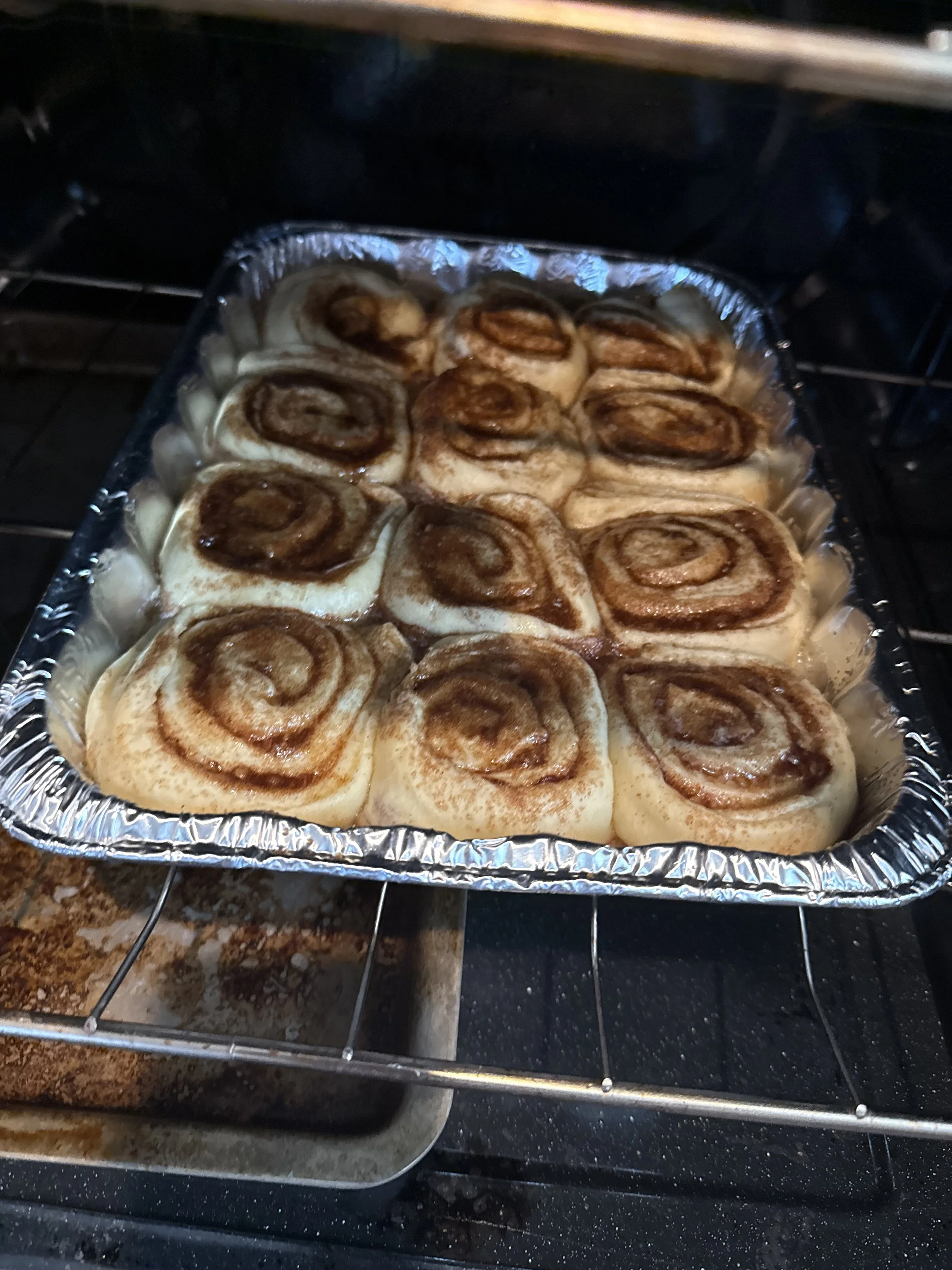 cinnamon roll in pan.jpeg