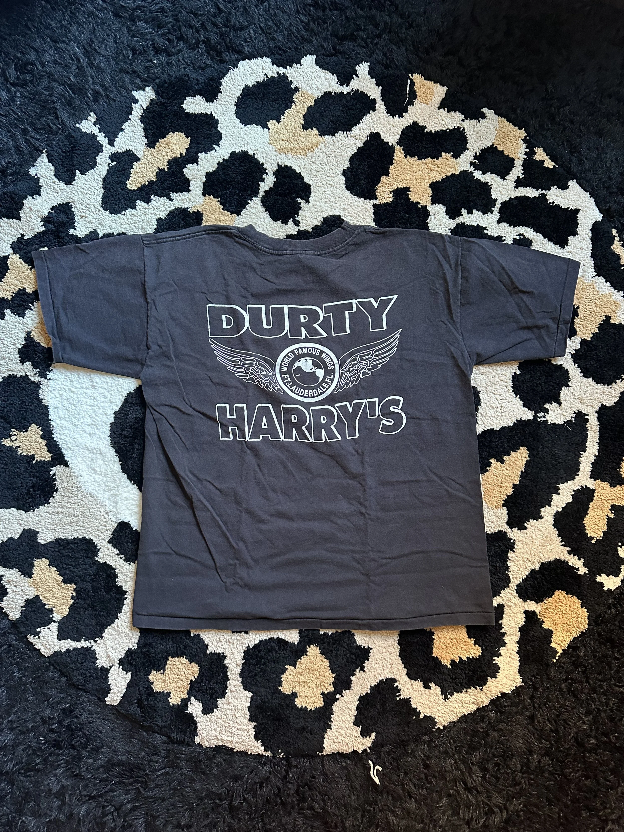 VINTAGE 90'S DURTY HARRY'S EMBLEM BAR TEE