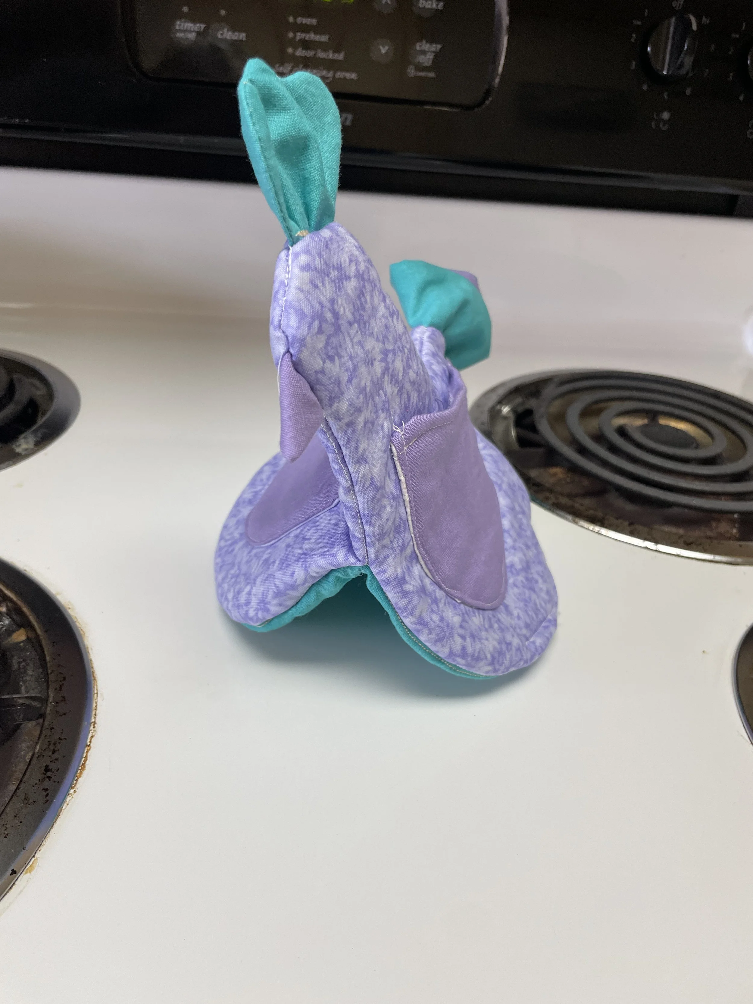 Miss Lavender Hen Oven Mitt 3 (1).jpeg