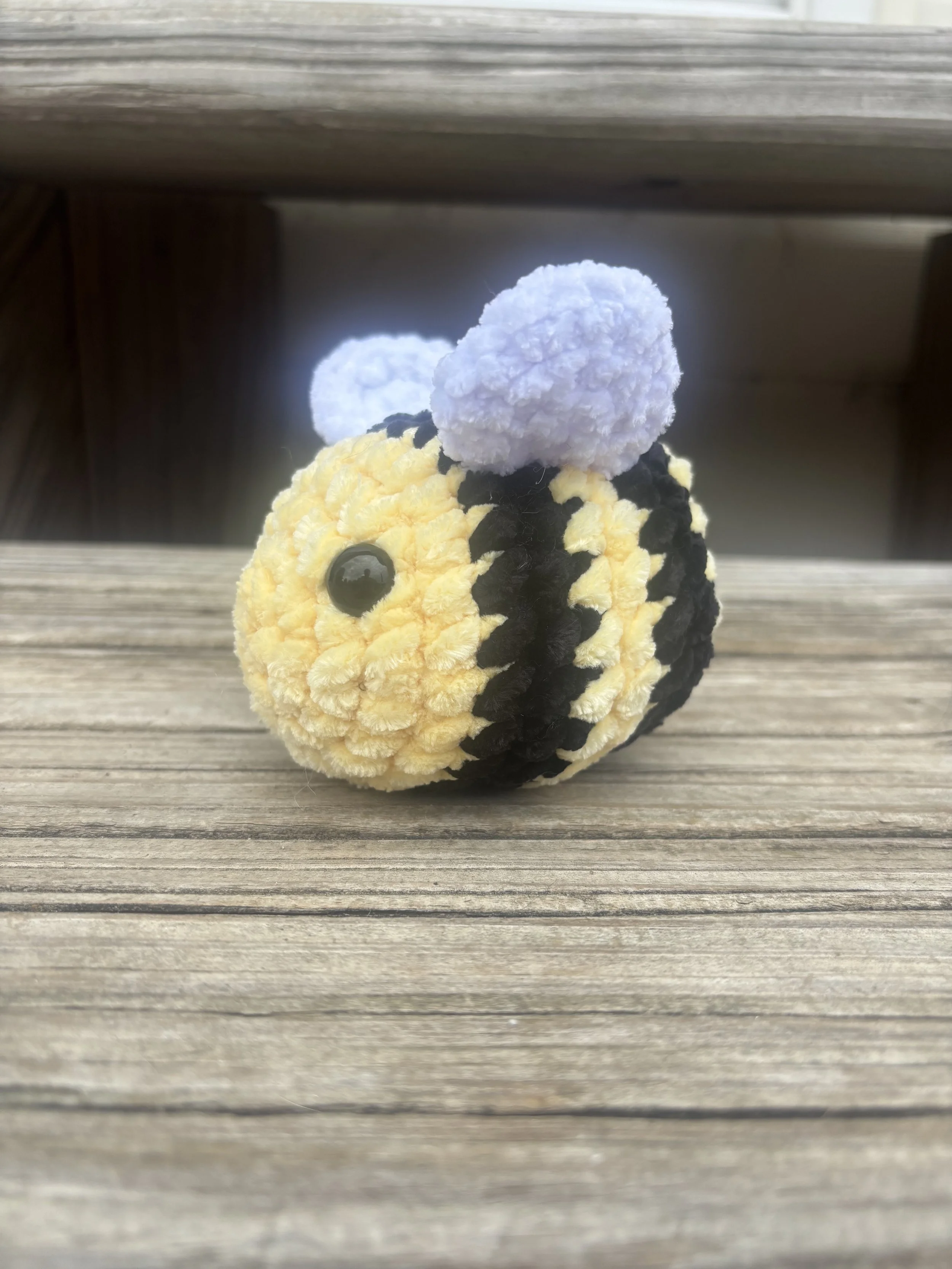 CROCHET BUMBLE BEE