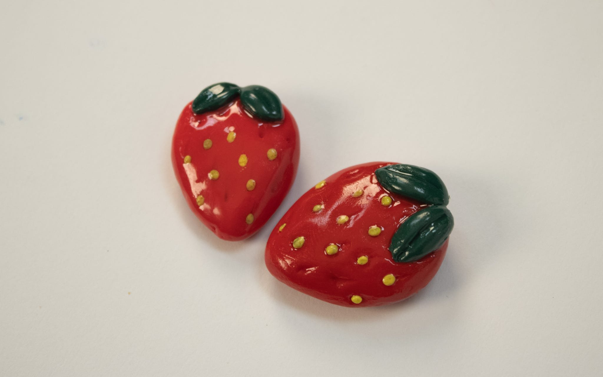 STRAWBERRY MAGNET