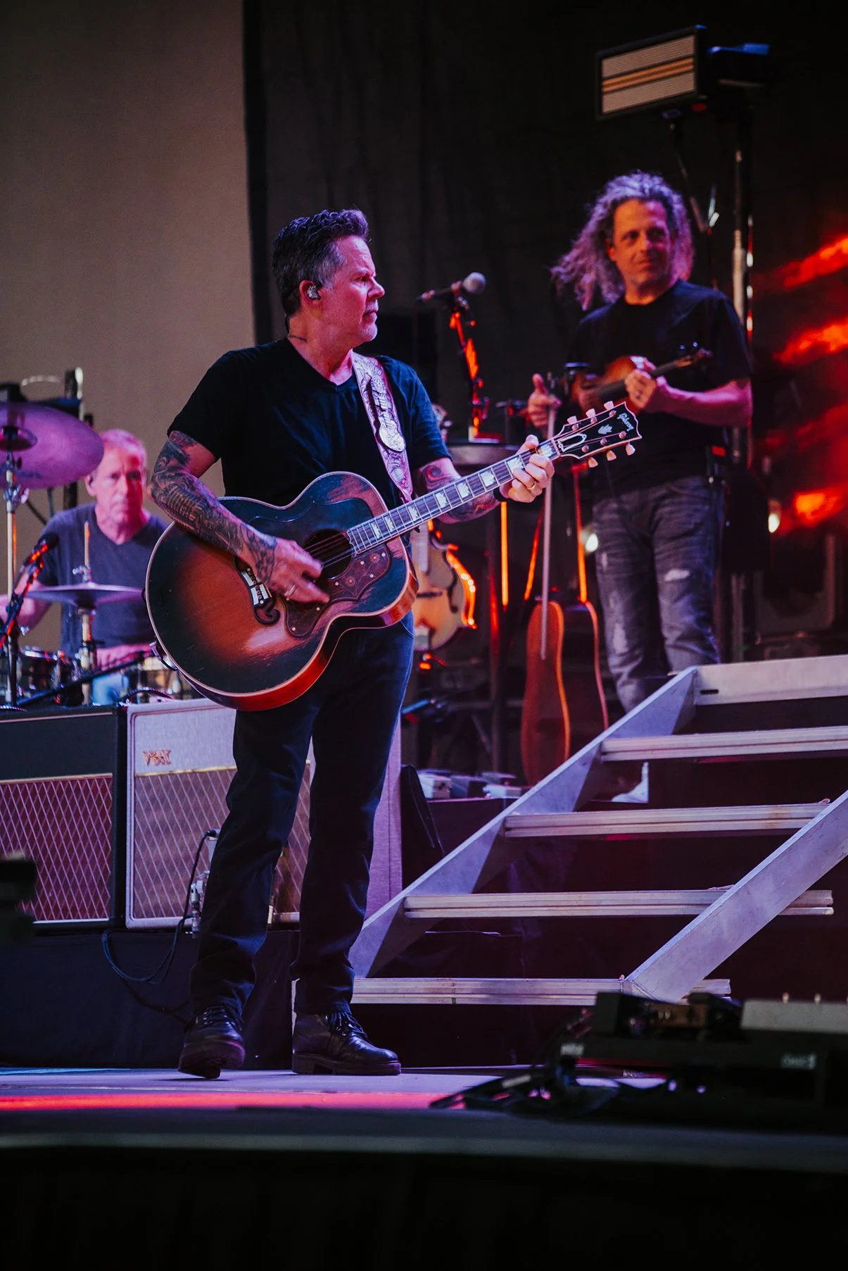 Gary Allan Performing in Concert.jpg