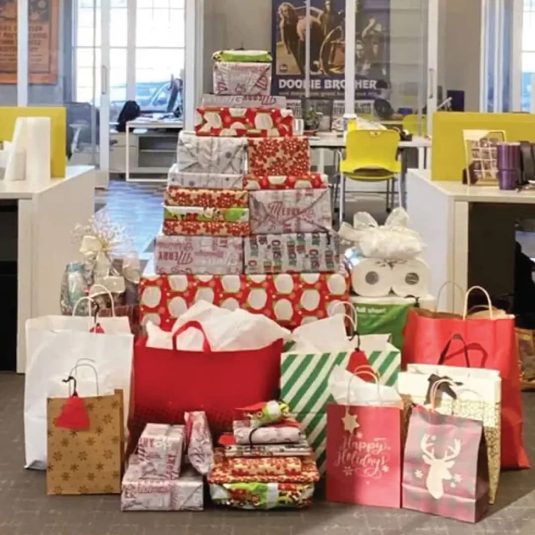  Kwik Stop Magical Christmas | 2019  Holiday gifts and essentials for families.  Click Here To Learn More 