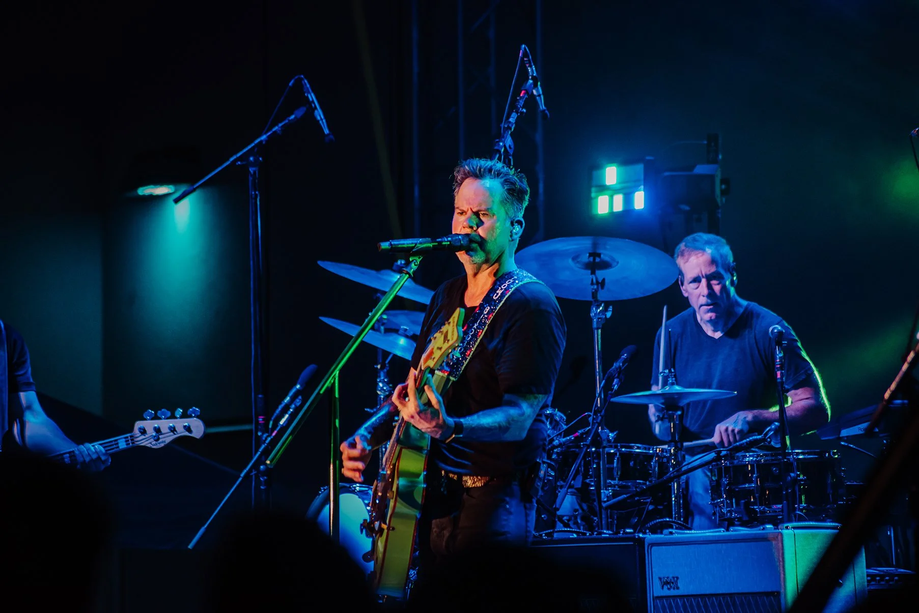 Gary Allan Performing in Concert.jpg