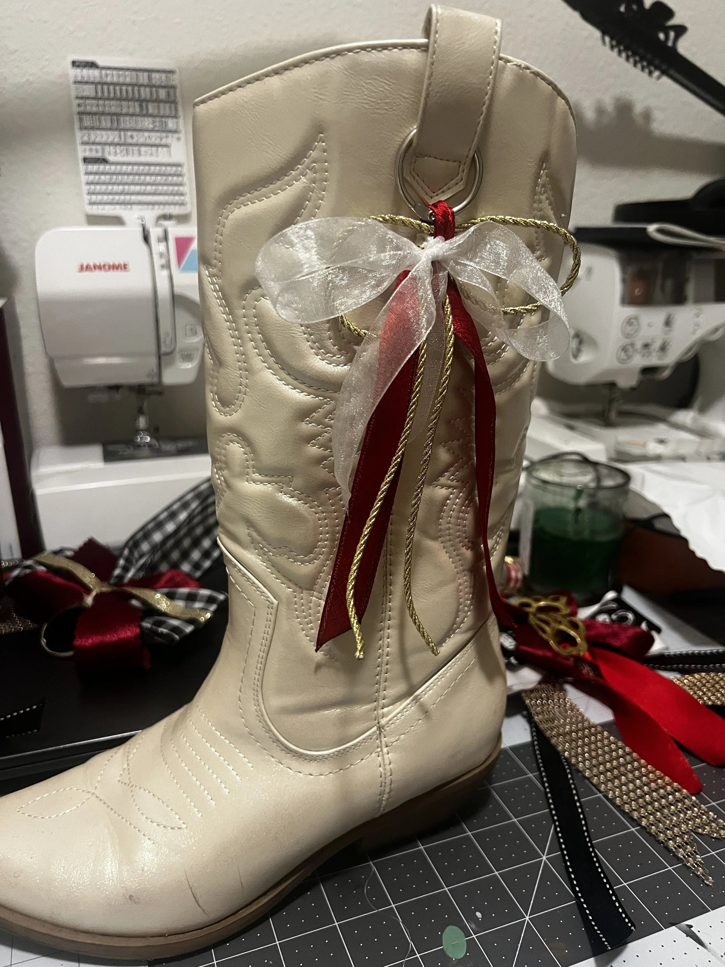 Game Day Boot Bow 2 (1).jpeg