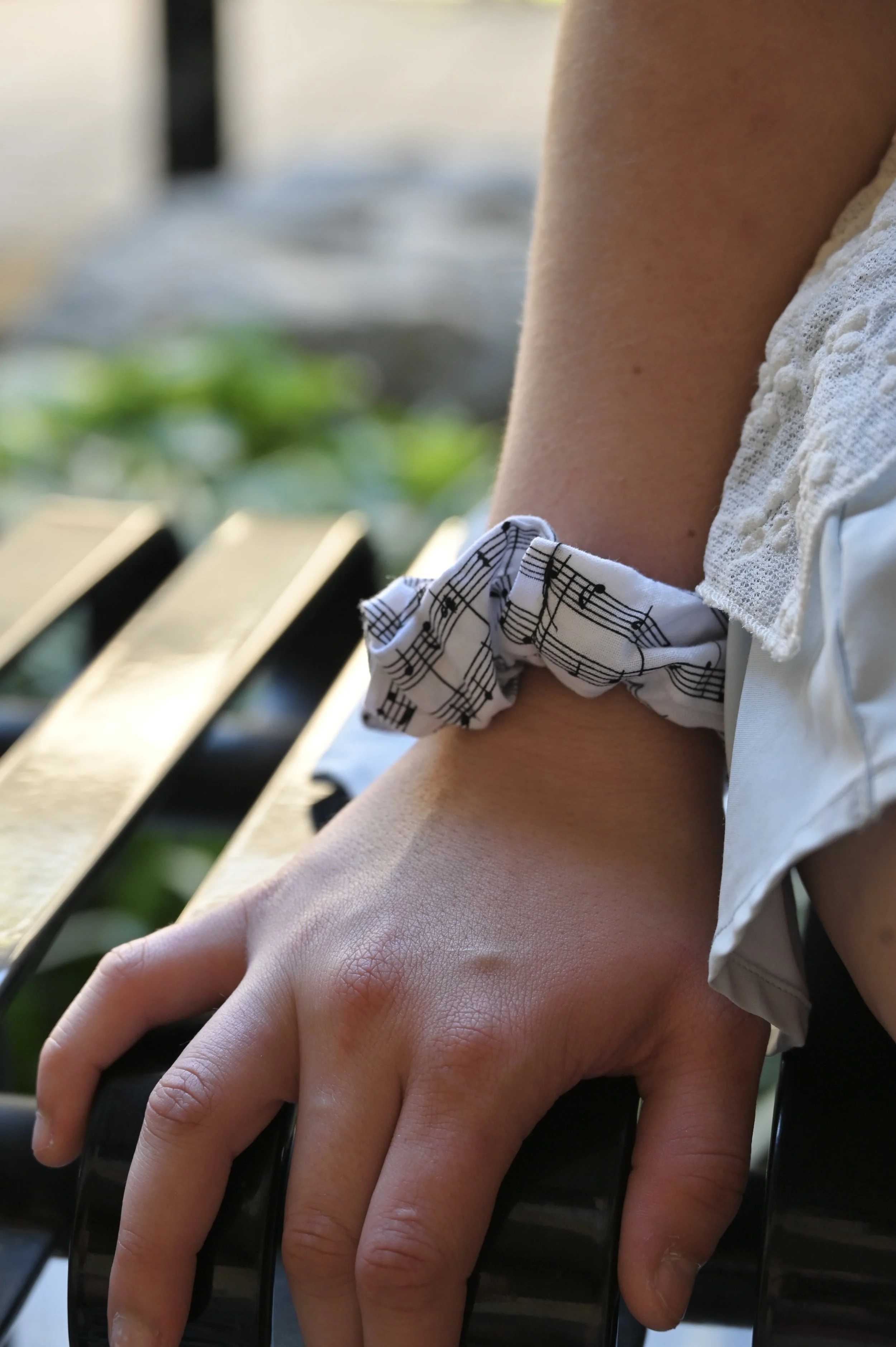 SHEET MUSIC SCRUNCHIE