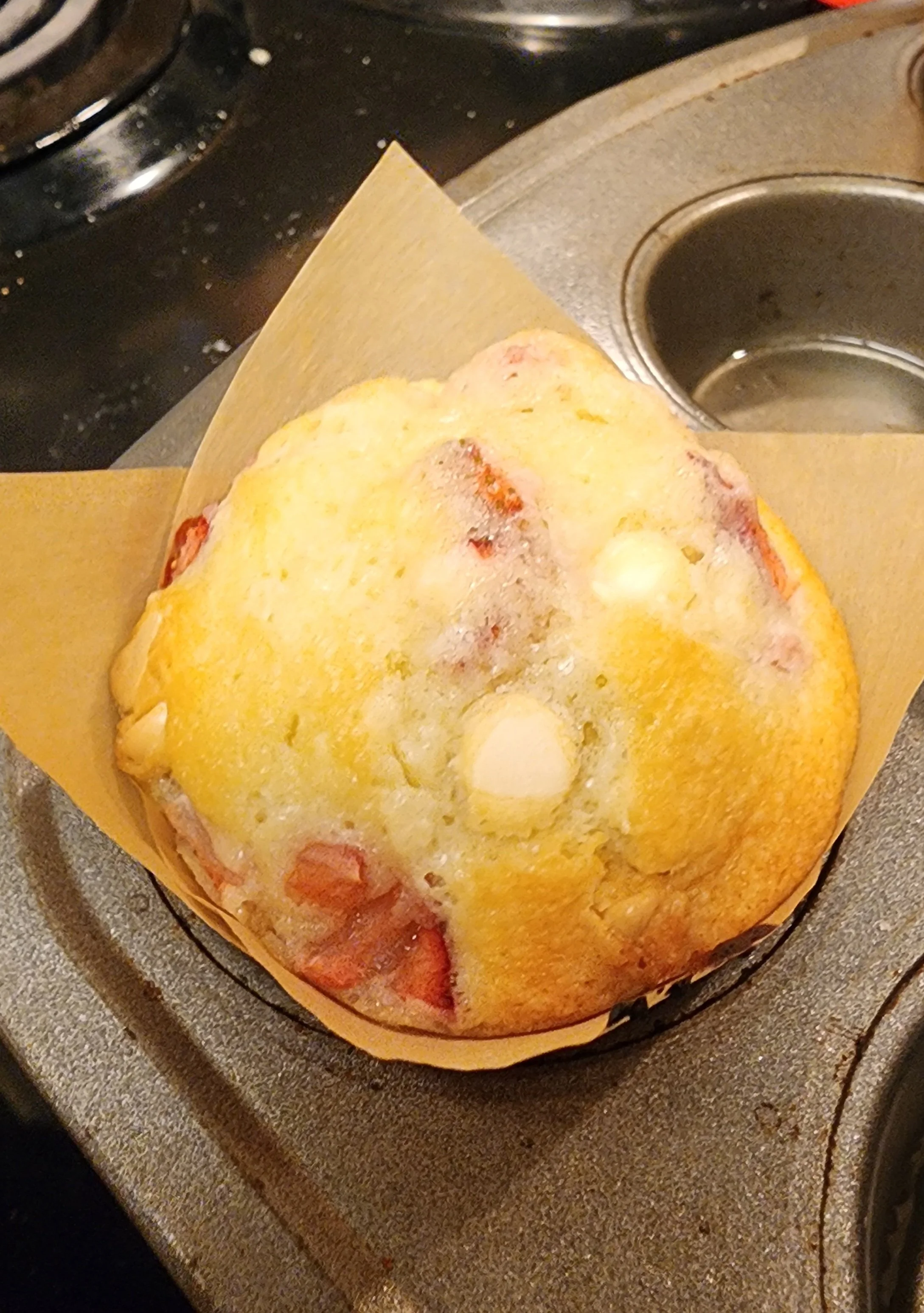 STRAWBERRIES AND CREAM MUFFIN