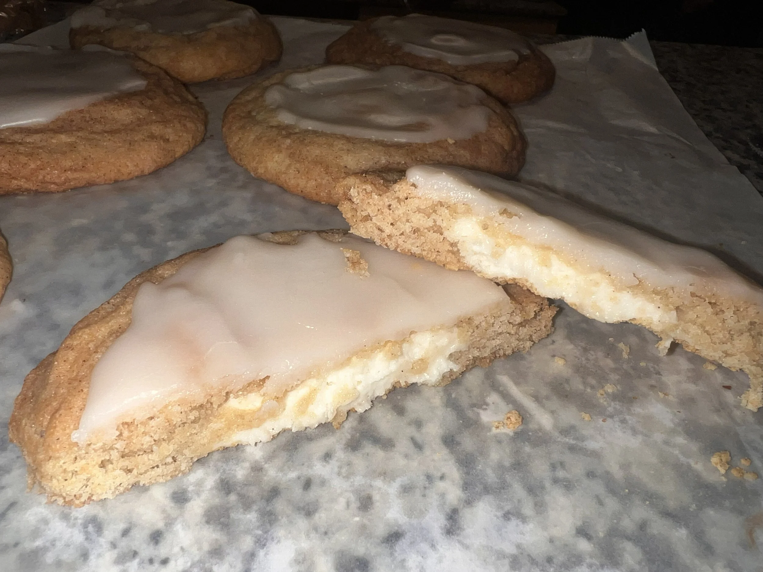 CINNAMON ROLL CHEESECAKE COOKIE