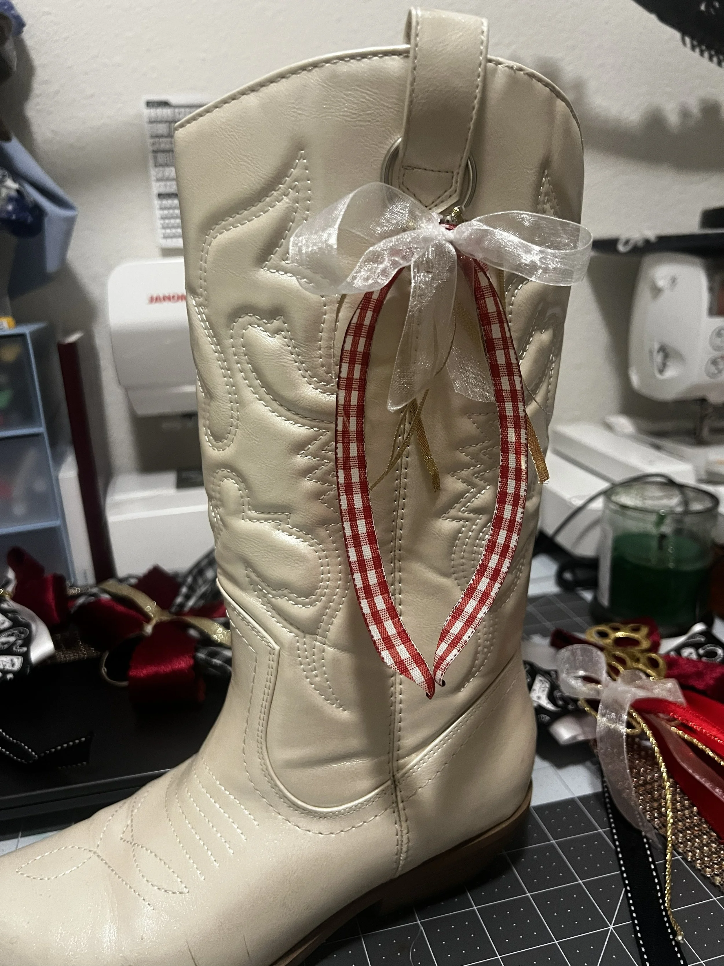 Game Day Boot Bow 3 (1).jpeg