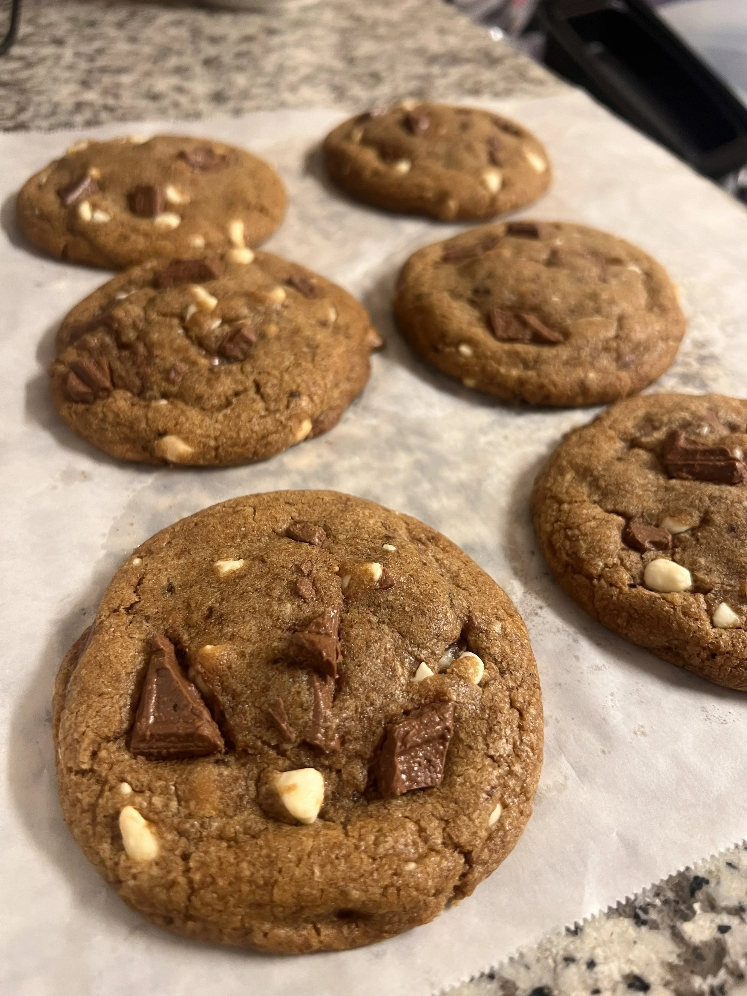 ESPRESSO CHOCOLATE CHIP CHEESECAKE COOKIE