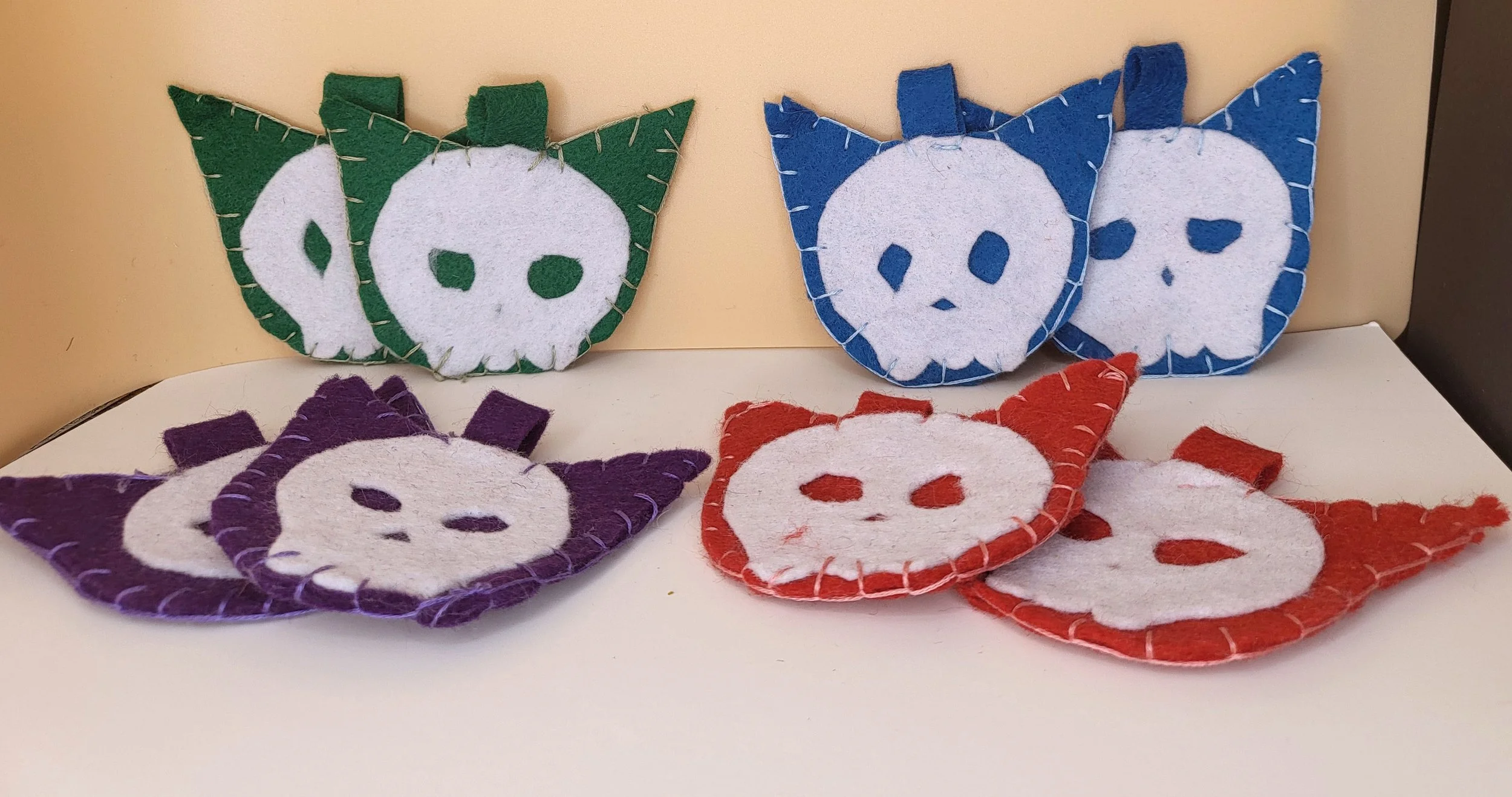 Felt Keychain Cat skull.jpg