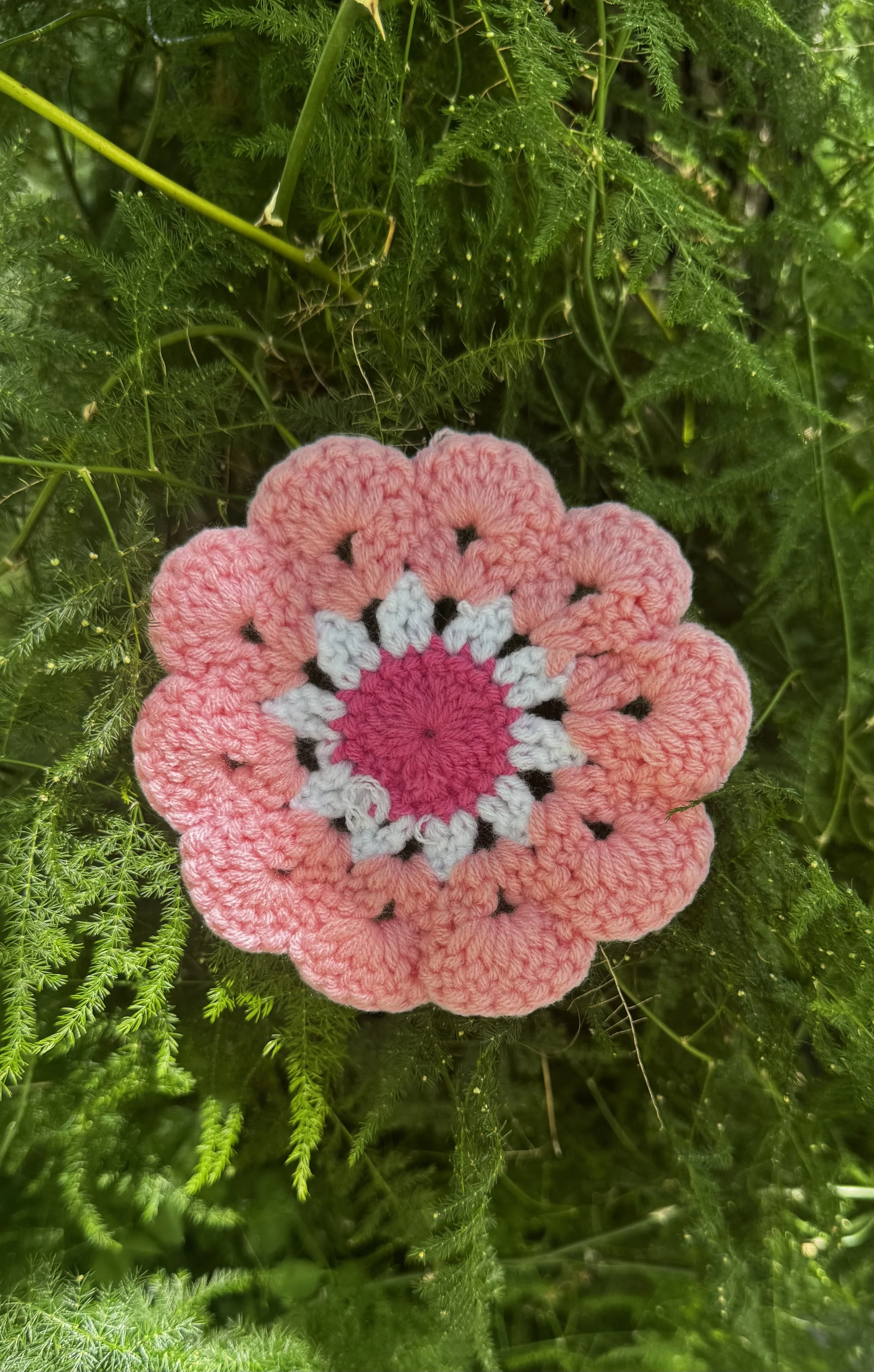 STRAWBERRY BLOOM CROCHET COASTER