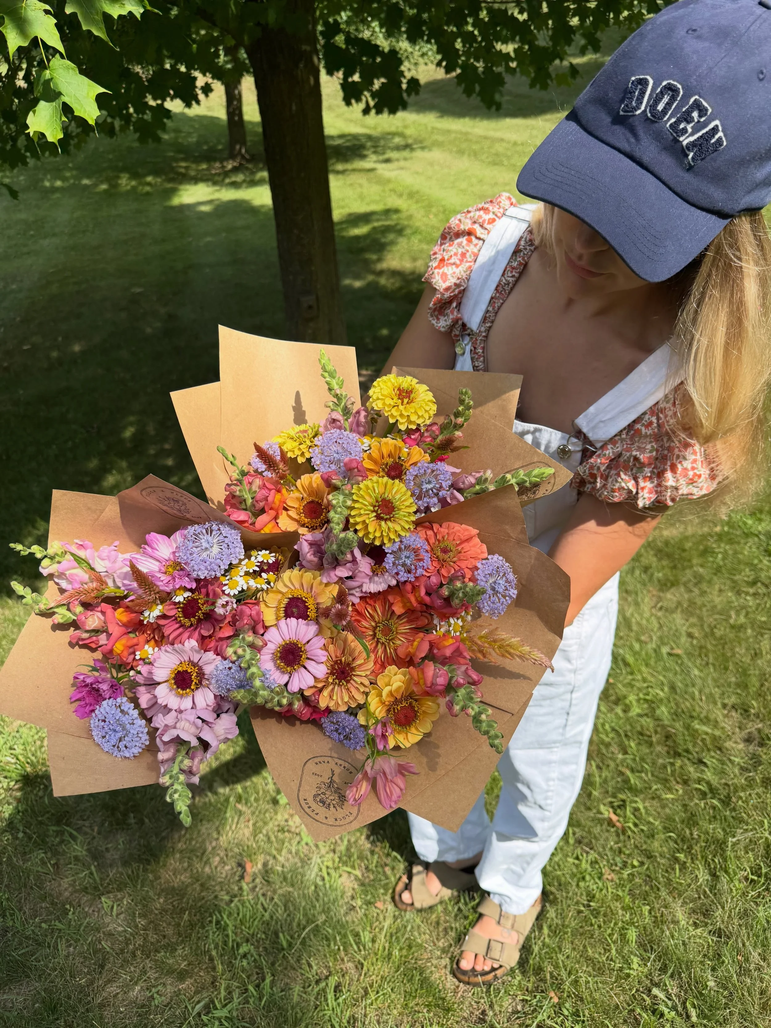 everyone&rsquo;s fav summer colors coming soon 🌸 reservations for our Ala carte buckets are filling up and I am so excited for all of the different palettes going out! 

place an inquiry on our website to reserve your date 🫶🏼🌸