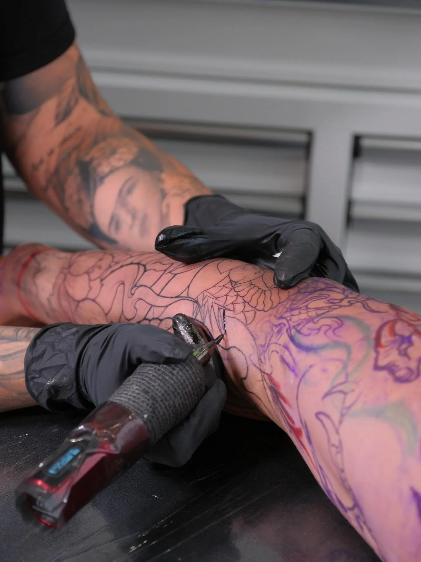 Dragon sleeve in progress 🐉🔥
This is just the beginning, we still have a few sessions left.
I love sharing the process as much as the final result.

So many exciting projects happening right now ✨
Stay tuned.

📍 Philadelphia Tattoo Convention
🗓 J