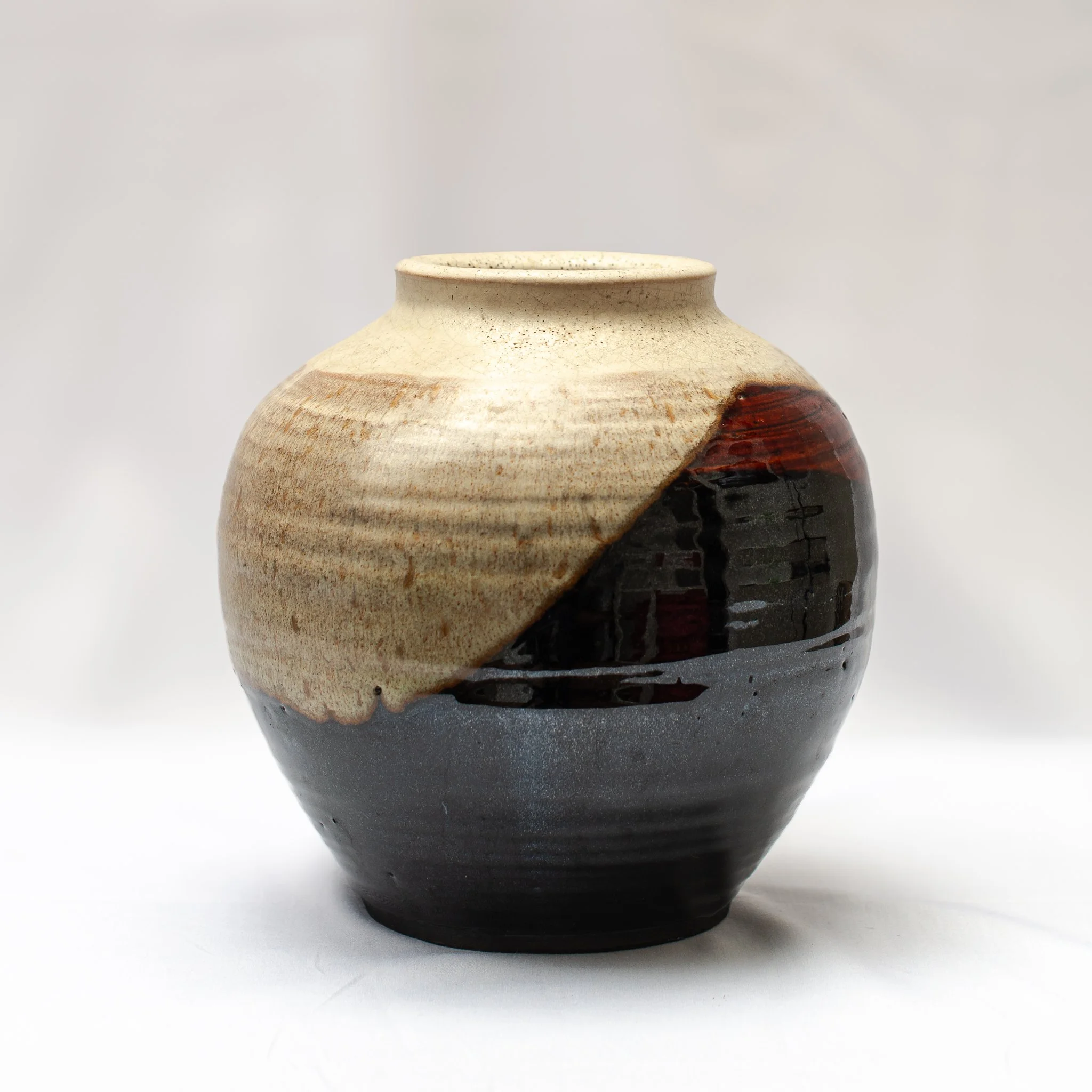 WTF Pot beige black red.jpg